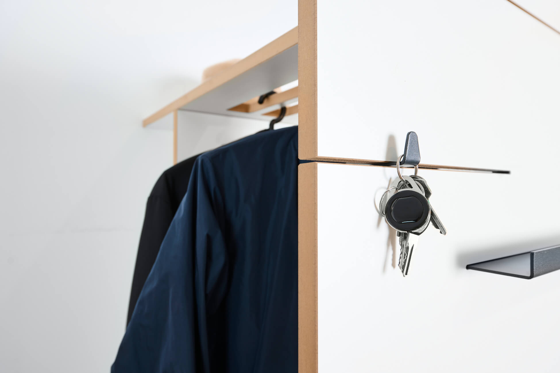 Tojo Angeber Garderobe Ambiente