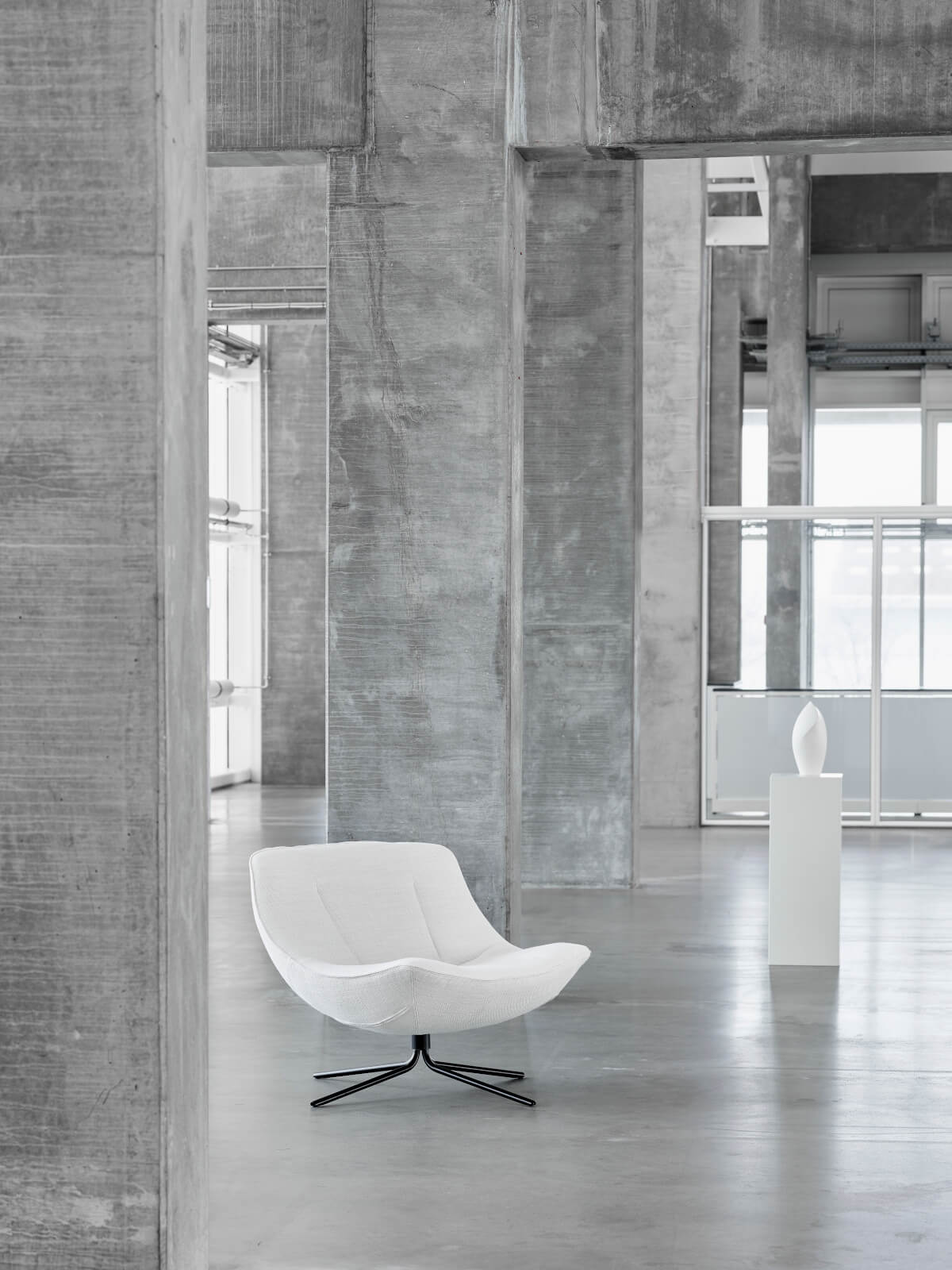 Softline Vera Lounge Drehsessel mit robustem Gestell, komfortabler Polsterung und drehbarem Sitz für flexibles Wohnen