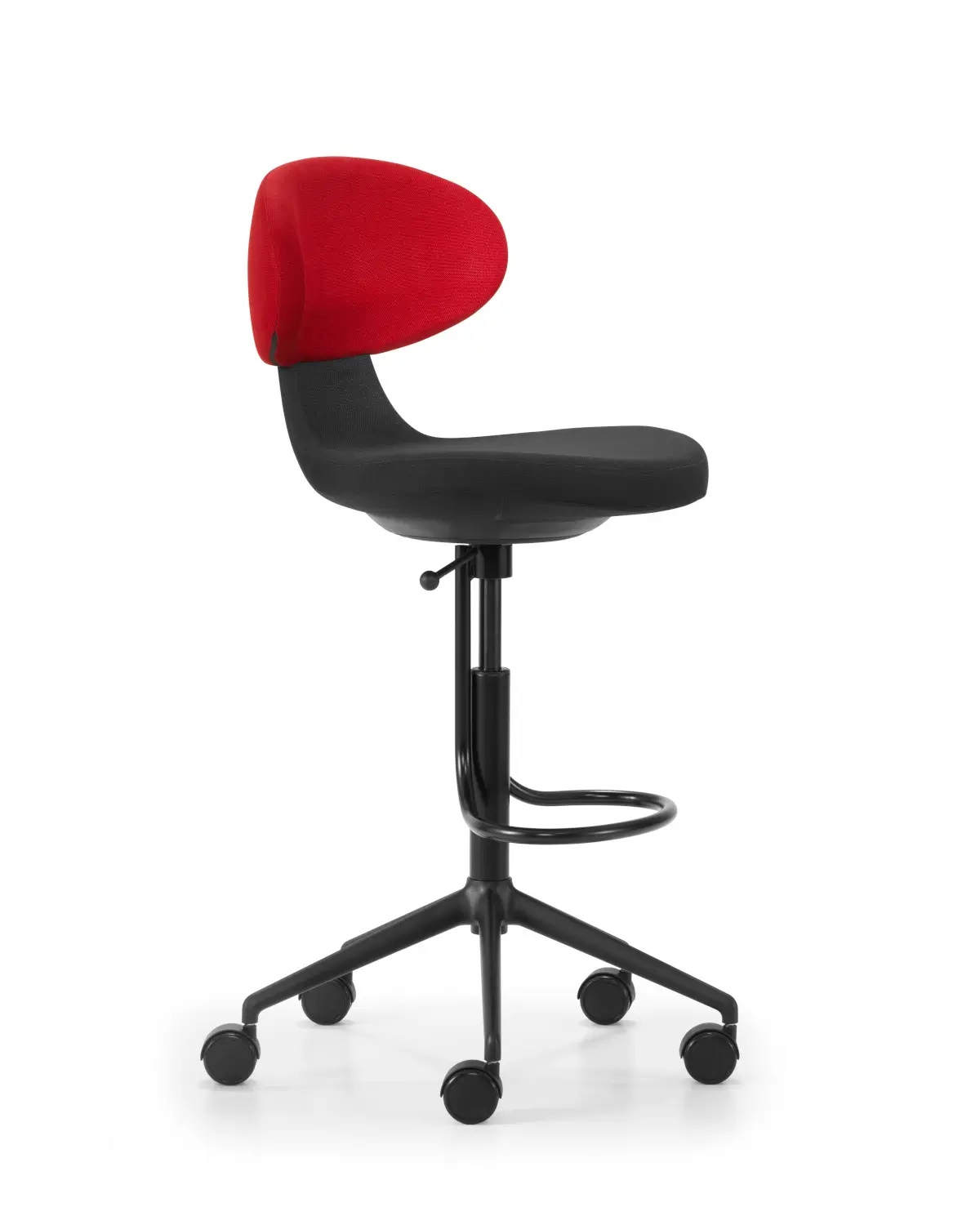 Girsberger Simplex 3D Drehstuhl mit komfortabler Polsterung und Fußbügel für flexible Arbeitsbereiche.