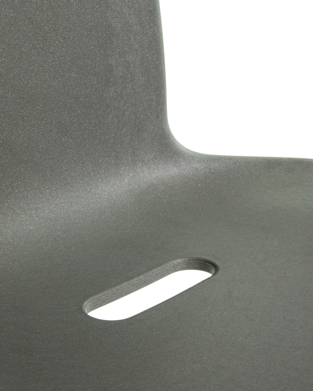 Magis RE Air-Chair im modernen Essbereich, leicht, stapelbar und hochwertig – stilvolles italienisches Design