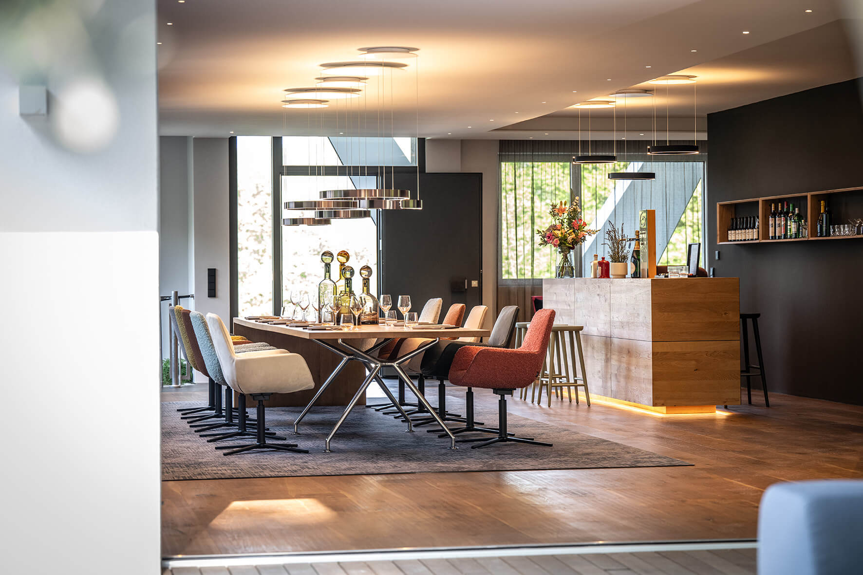 Wagner W-Club Komfortsessel mit Holzgestell und Höhenverstellung, ergonomischer Bürostuhl im modernen Design