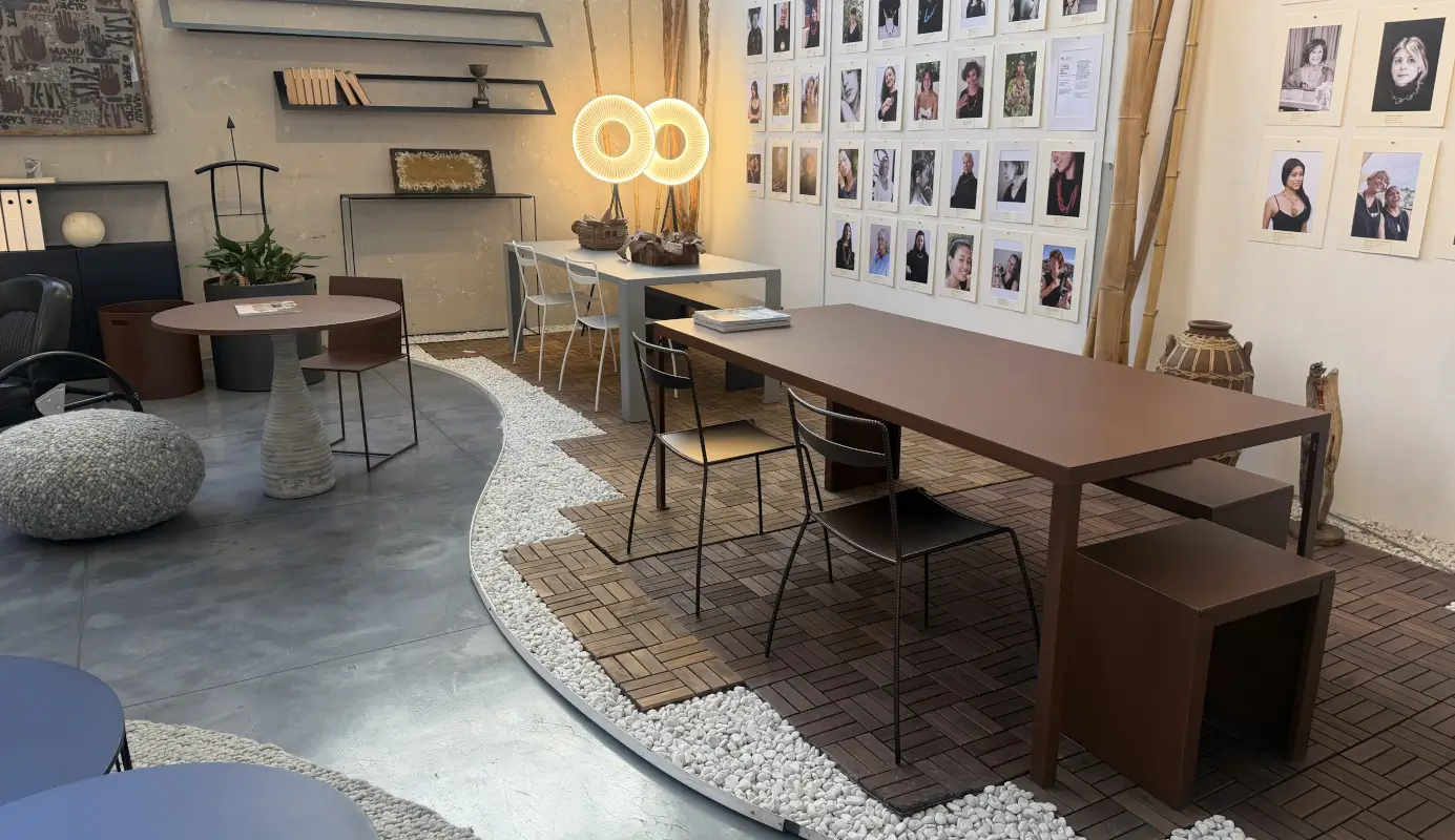 zeus-noto-showroom-tische-stuehle-mailand.webp?width=3000