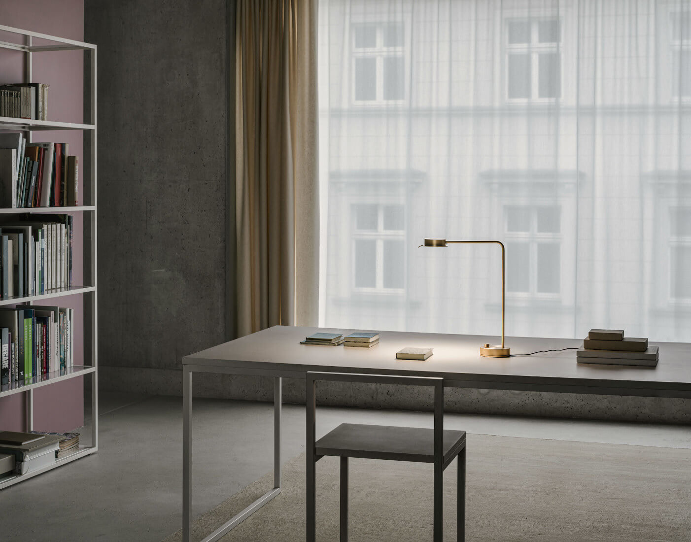 w102 Chipperfield Tischleuchte, brass