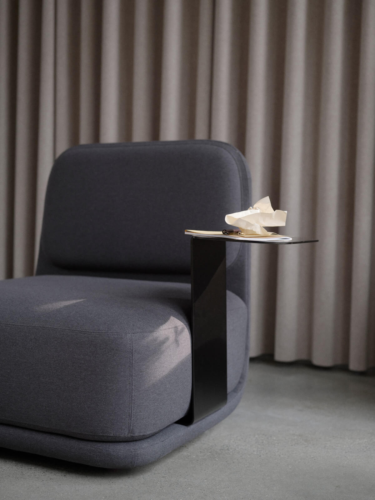 Softline Standby Sessel medium, komfortabler Polstersessel mit klaren Linien, zeitloses skandinavisches Design