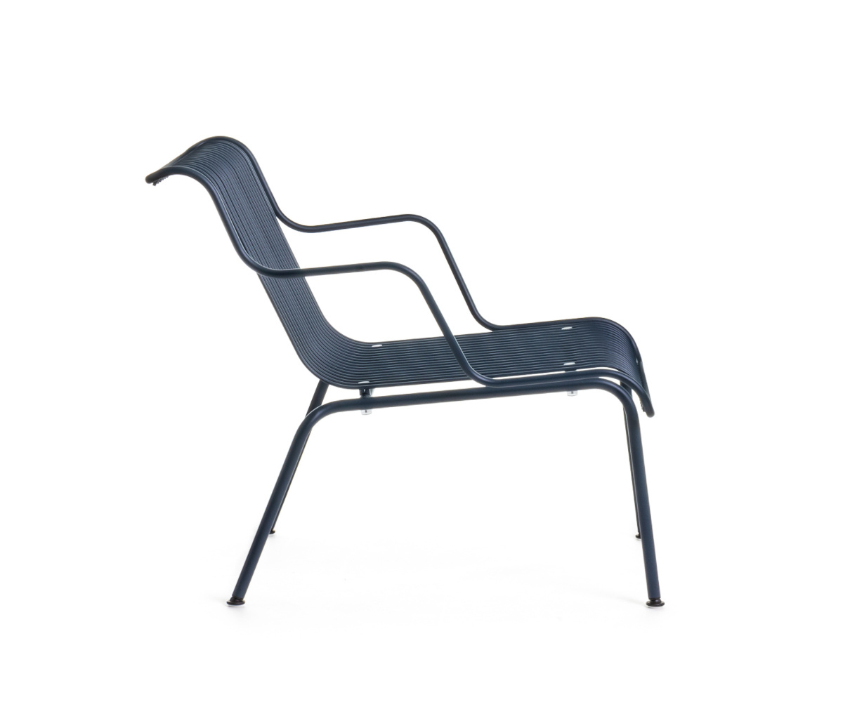 Magis South Loungesessel night blue, eleganter Lounge-Stuhl, komfortabel, modernes italienisches Design