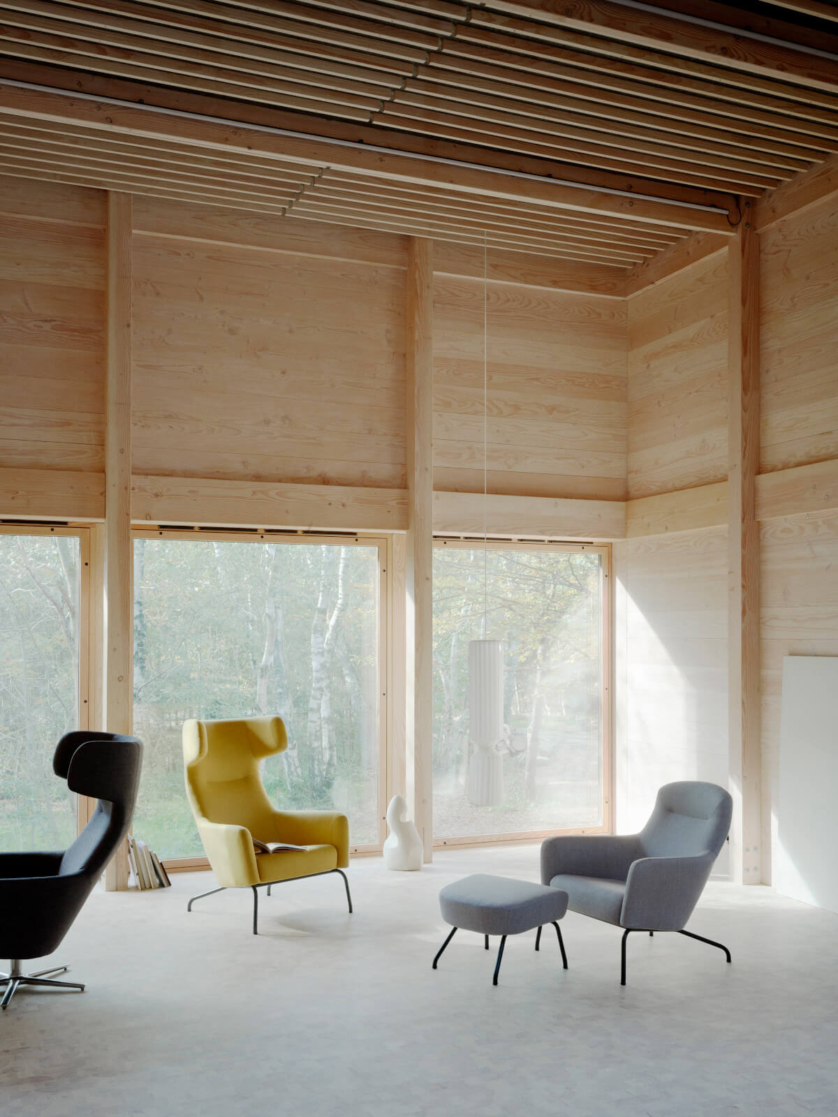 Moderner Havana Low Sessel von Softline, Lounge-Sessel mit klaren Linien, bequeme Polsterung, zeitloses Design