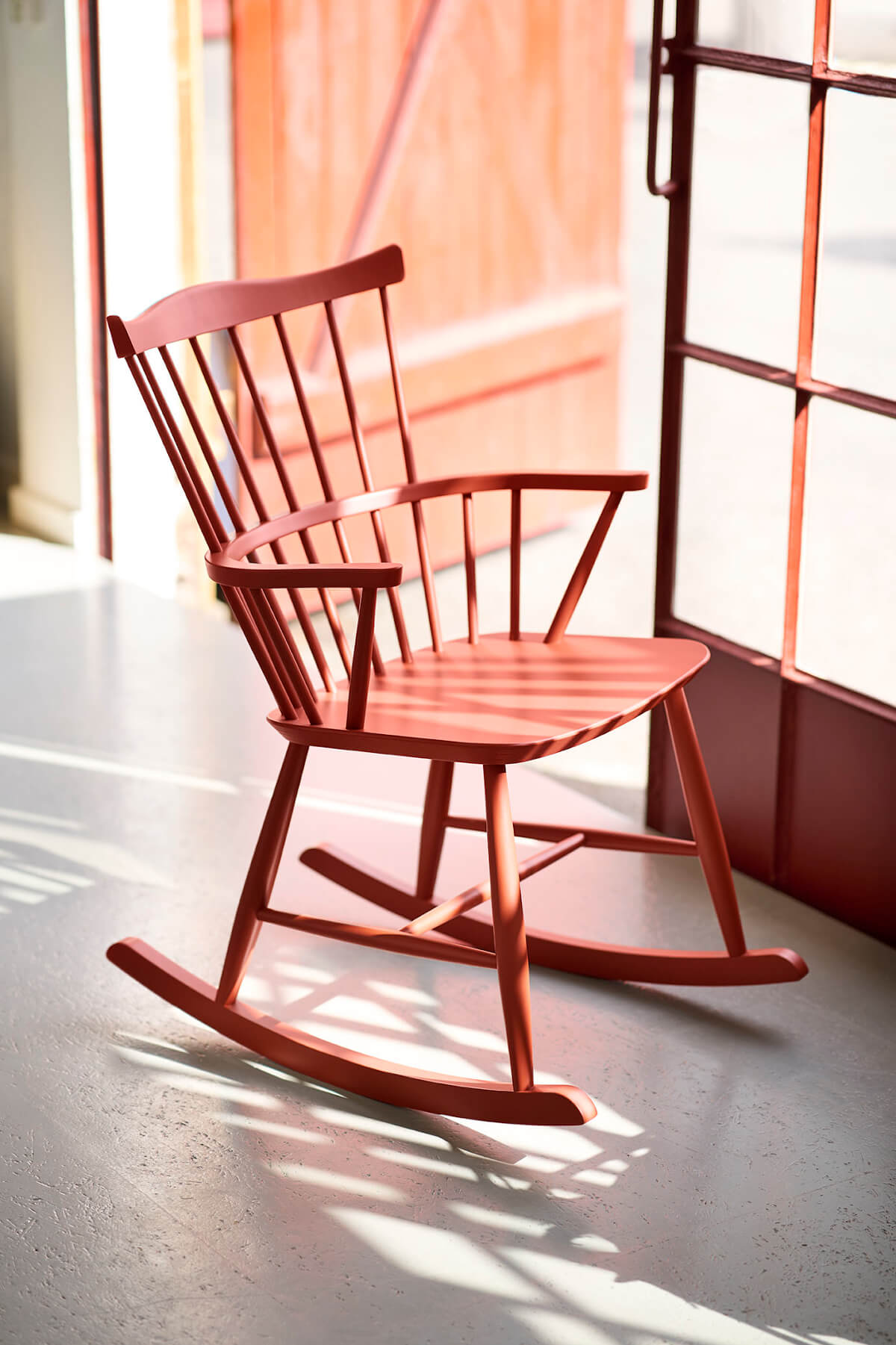 Moderner J52G Schaukelstuhl von FDB Møbler, Holz natur, elegant im Ess- oder Wohnbereich einsetzbar