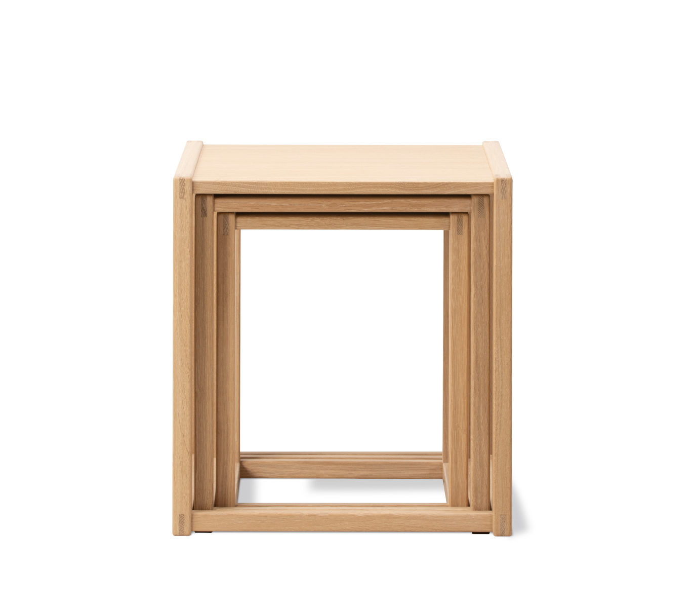BM375 Nesting Tables
