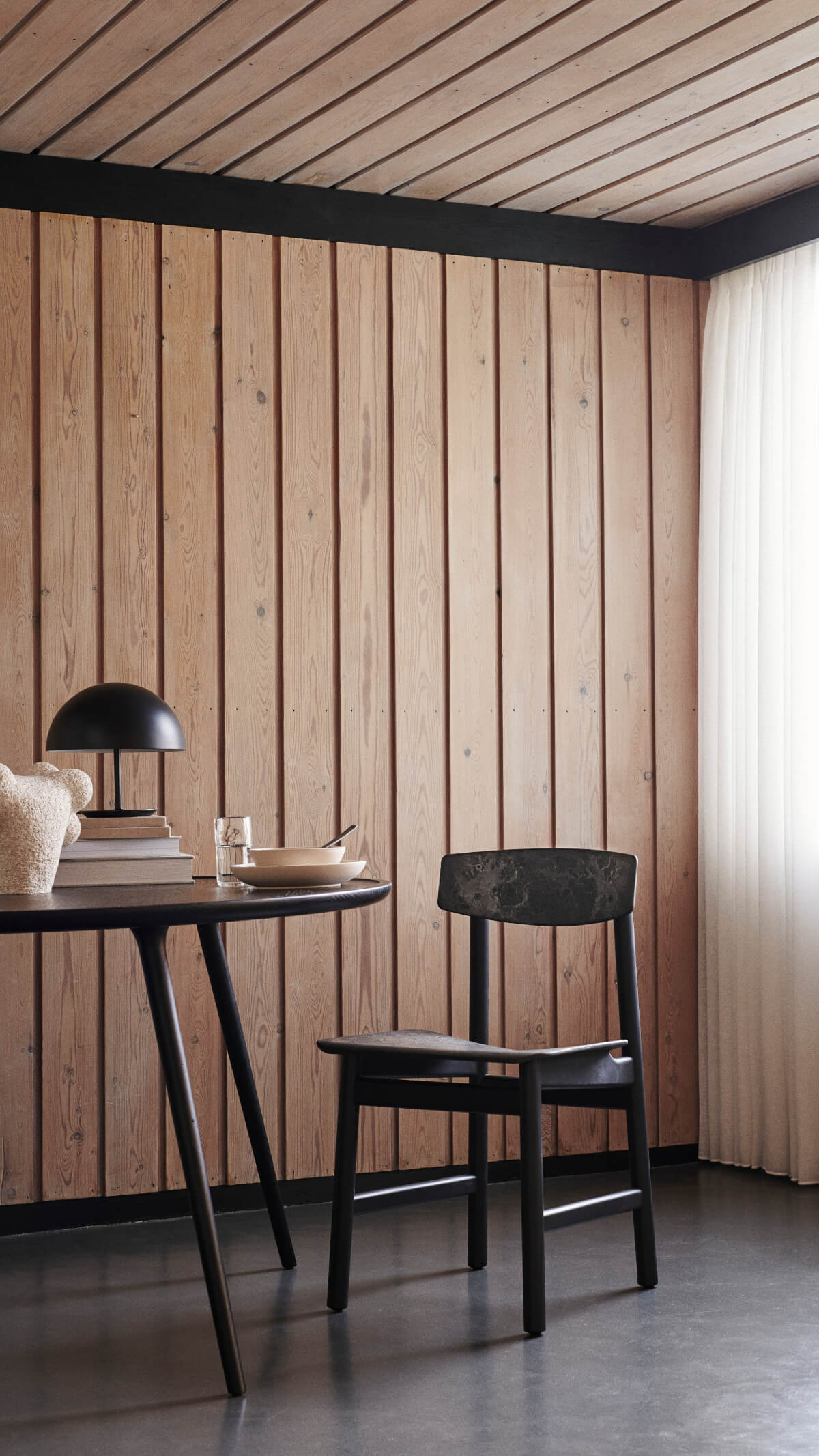 Conscious Chair 3162, buche grau lackiert / wood waste grey