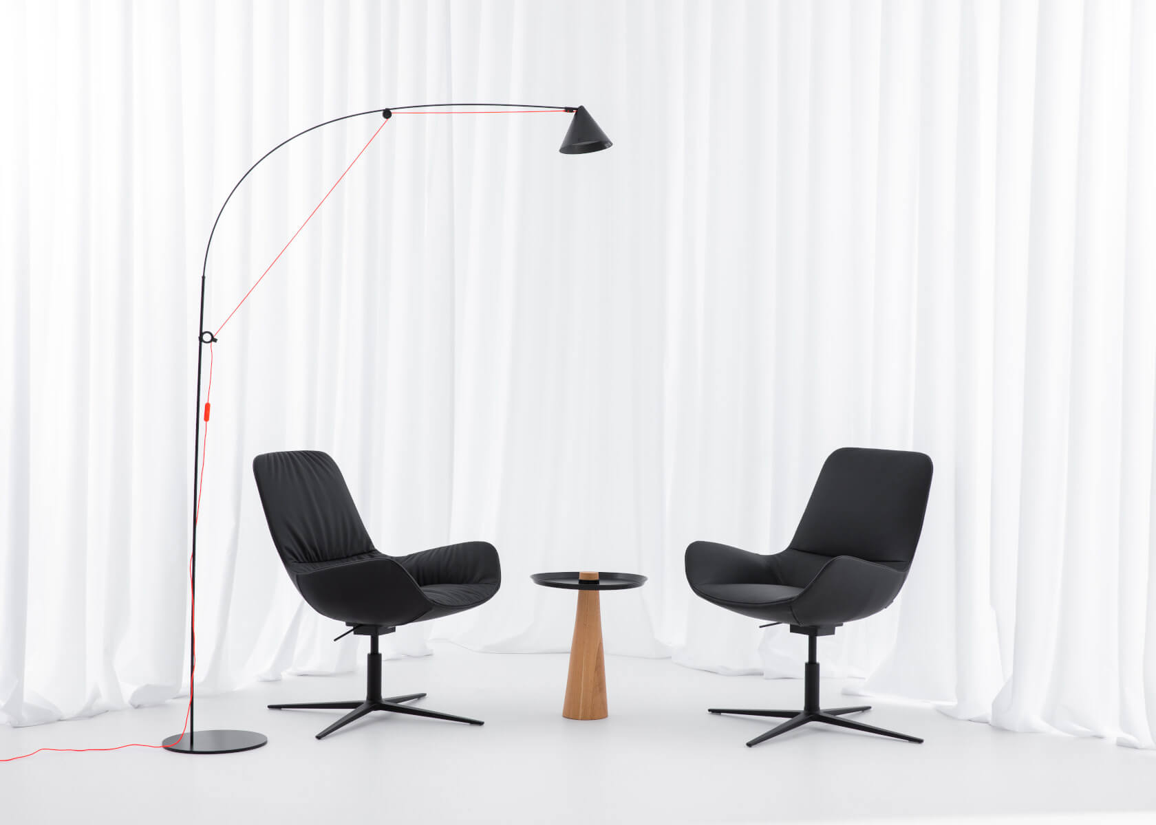 W-Club Low Sessel von Wagner, 4-Strahl-Fuß