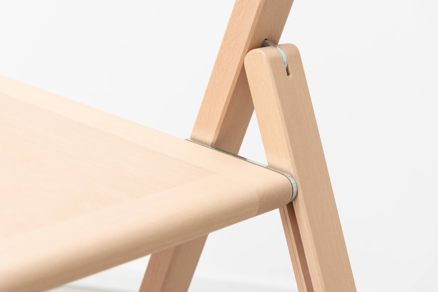 Magis Aviva Klappstuhl – Flexibles Design Moderner Magis Aviva Klappstuhl, faltbar, ergonomisch und hochwertig – passt perfekt in Esszimmer, Büro oder Balkon