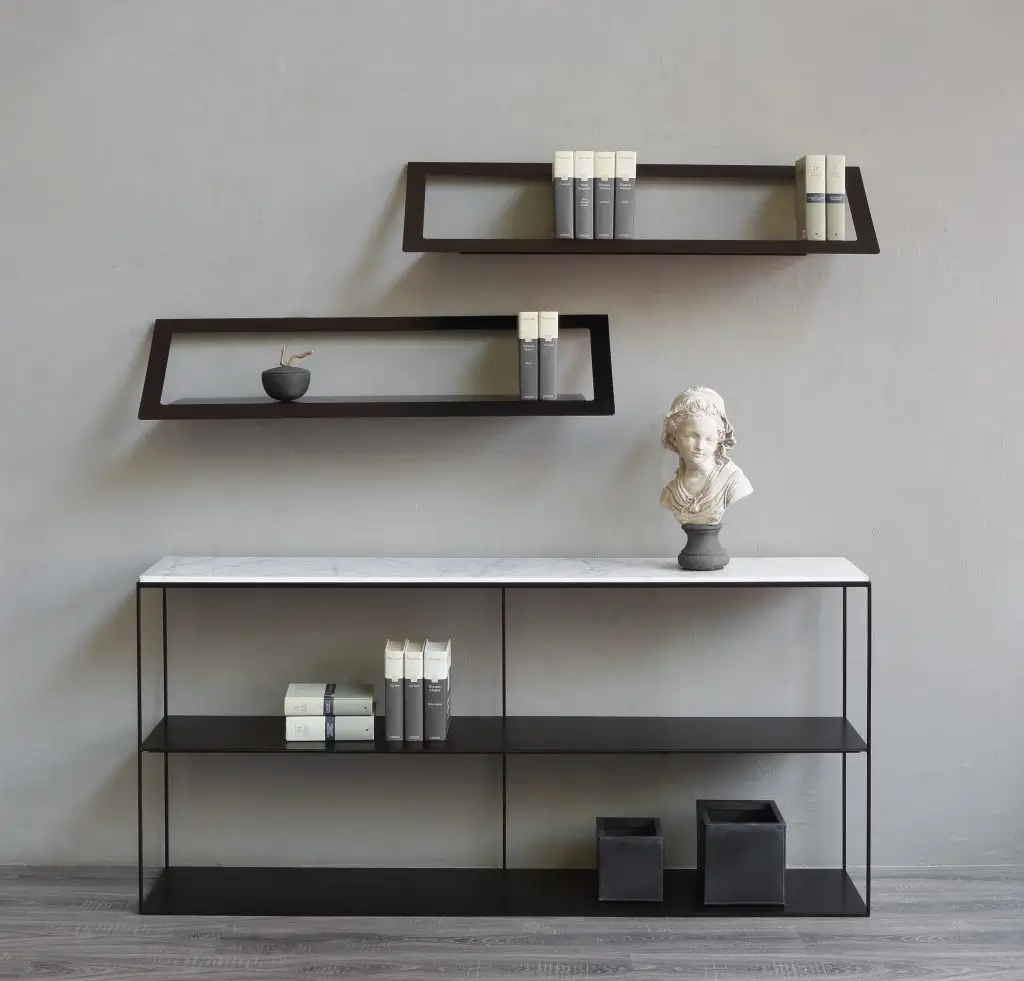 Zeus Air Shelf Wandregal in modernem Wohnambiente mit minimalistischer Einrichtung und hochwertigem Design.