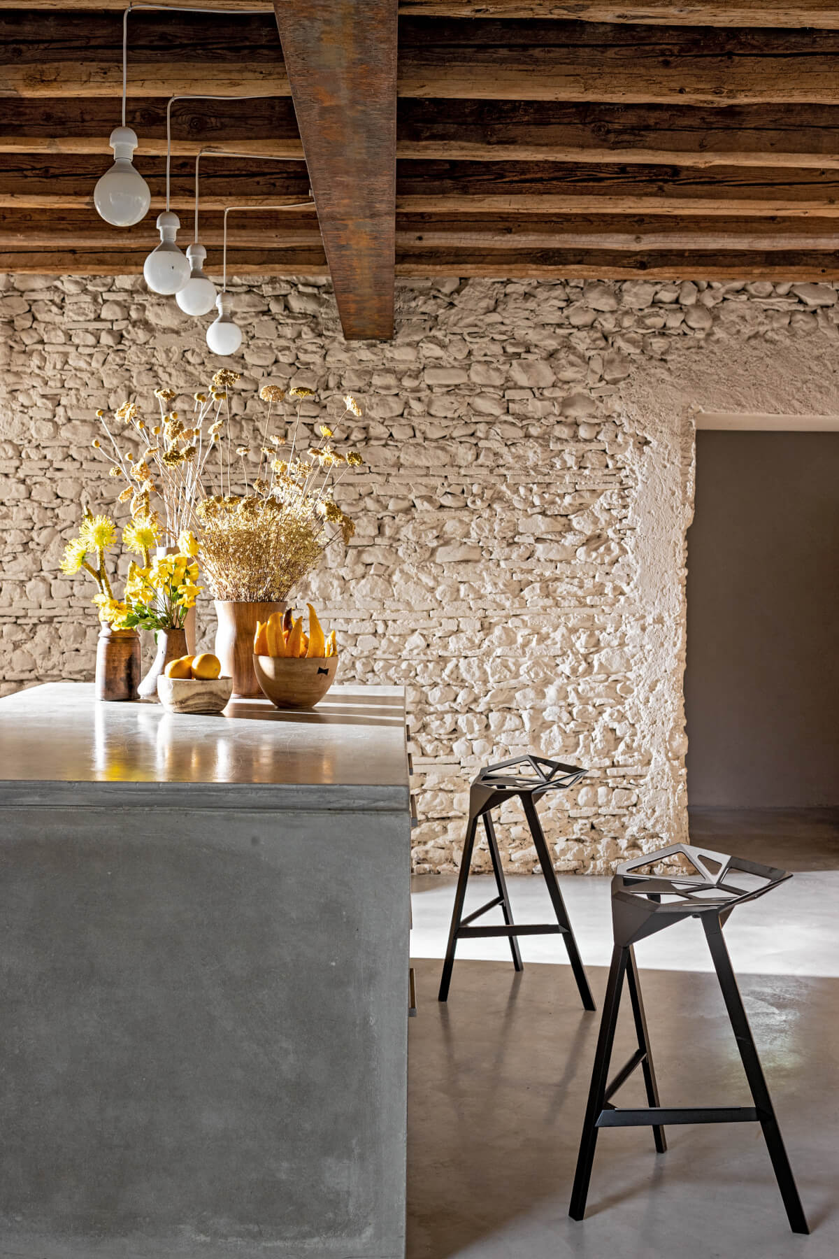 Magis Stool One – Moderner Barhocker aus Italien Magis Stool One Barhocker im modernen Bar- oder Küchenbereich, leicht, hochwertig und stilvolles italienisches Design