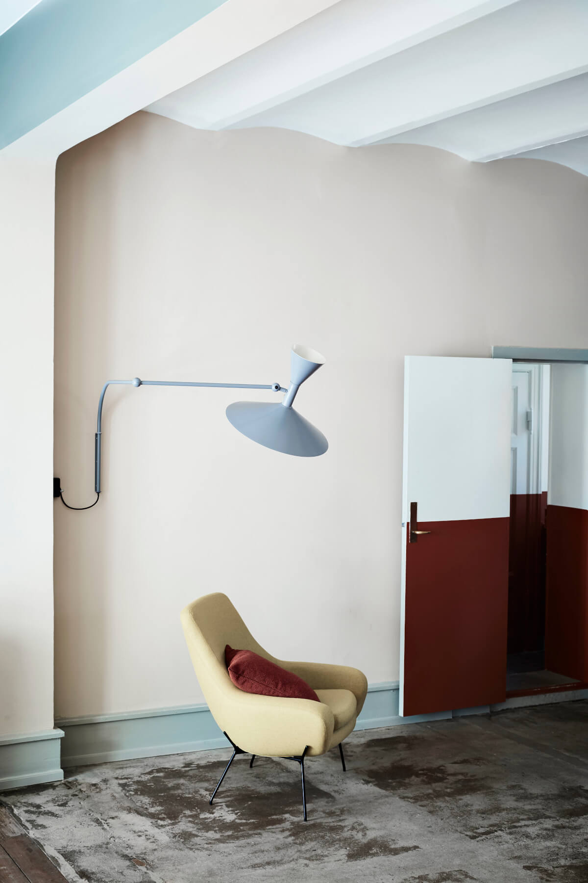 Noomi String Design-Sessel von Softline mit leichtem Metallgestell, moderner Loungesessel im skandinavischen Stil