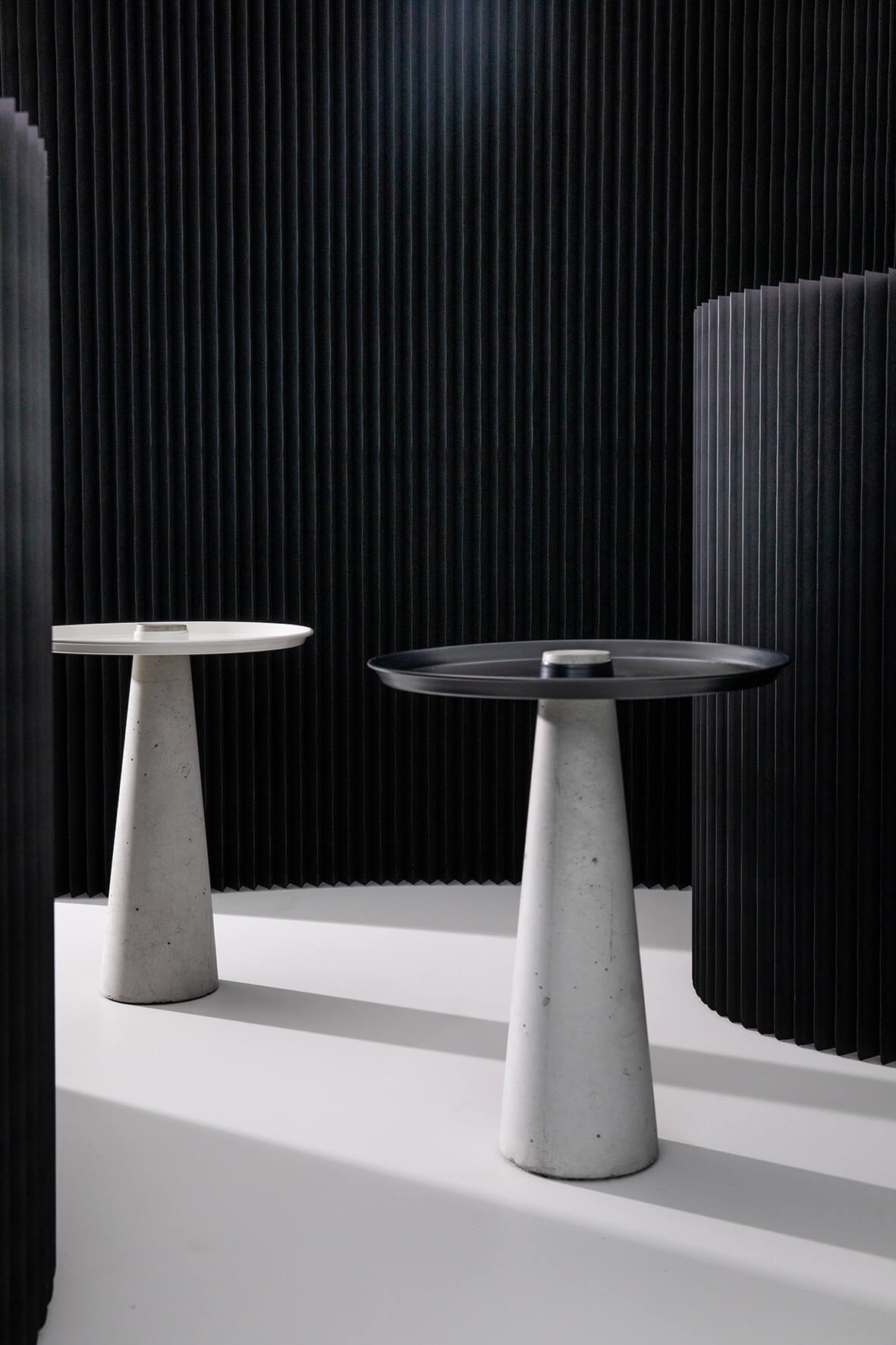 W-Move Table von Wagner, moderner, stabiler Holztisch mit minimalistischer Gestaltung, perfekt für Ess- und Arbeitszimmer