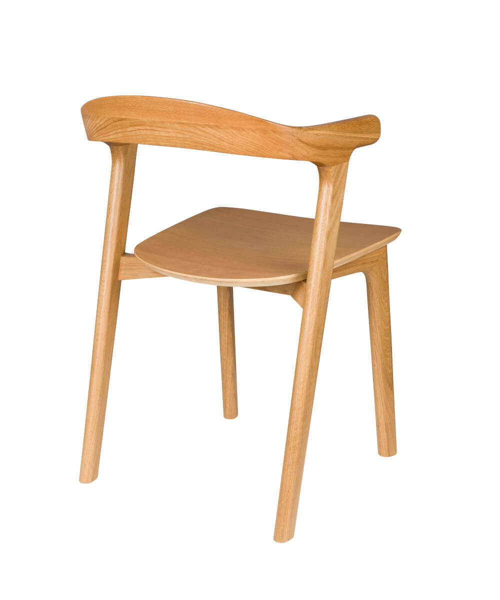 Northwood Stuhl von Zuiver, gefertigt aus nachhaltigem Eichenholz natur, schlichtes Design mit abgerundeten Kanten