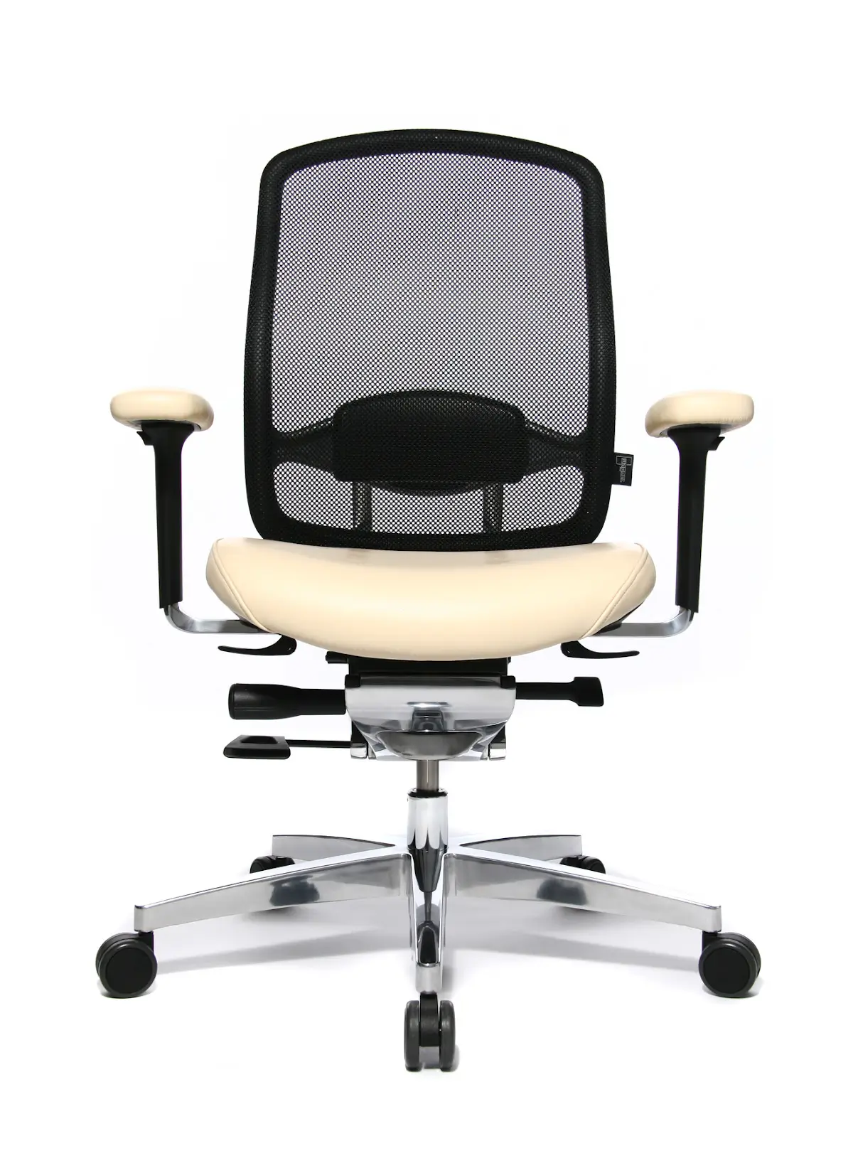 Frontansicht des Wagner AluMedic Limited Bürostuhls mit schwarzer Netzrückenlehne, cremefarbenem Ledersitz, ergonomischer Lordosenstütze und höhenverstellbaren Armlehnen.