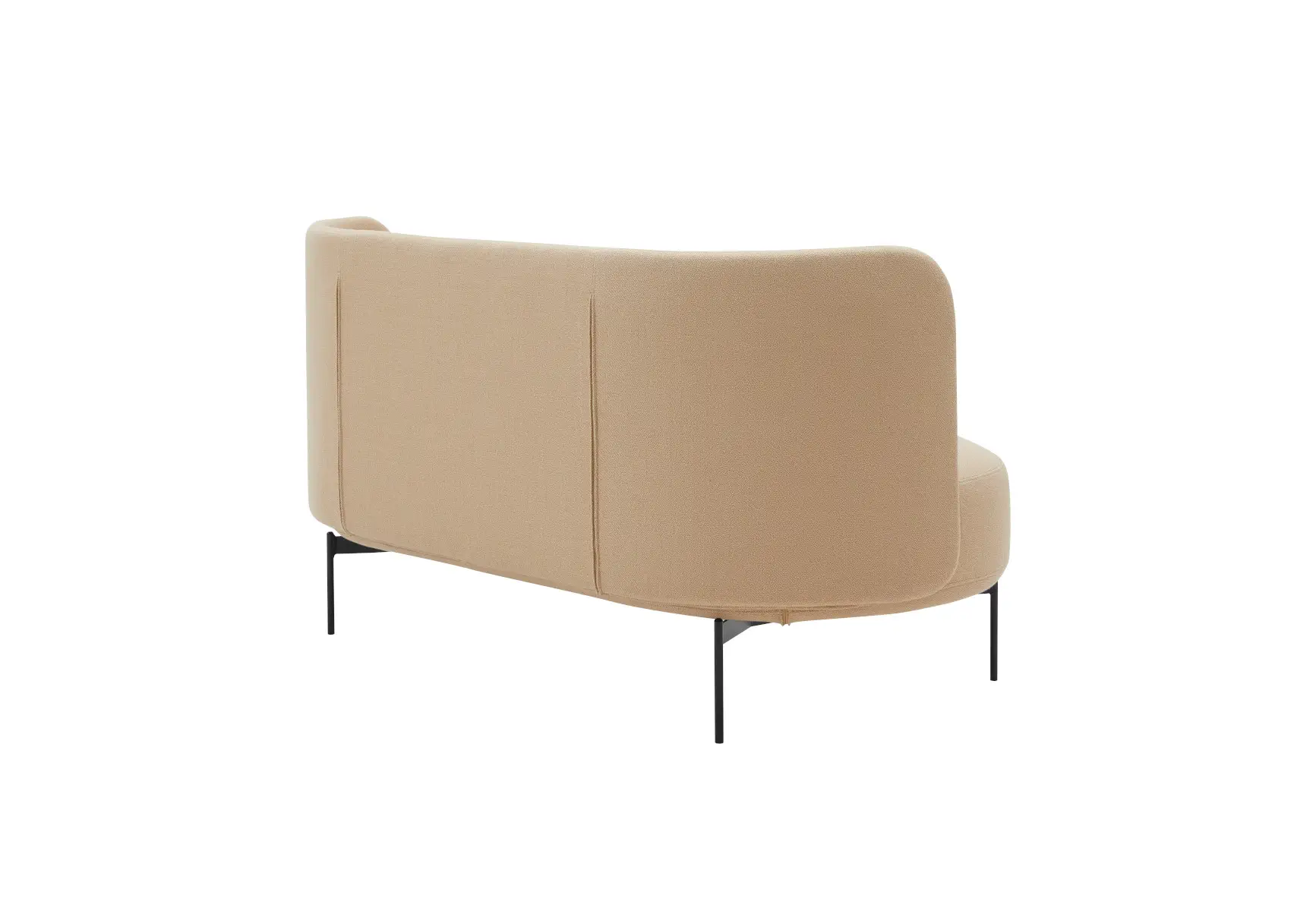 Softline Joe Sofa Niedrig in Beige aus rückseitiger Perspektive mit geschwungener gepolsterter Rückenlehne und schlanken schwarzen Metallfüßen.