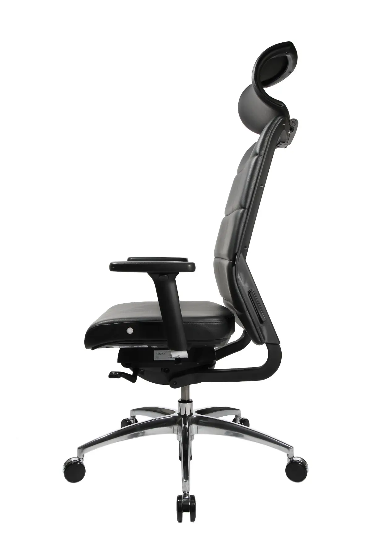 Wagner ErgoMedic 100-4 Bürostuhl mit schwarzem Lederbezug, ergonomischer Kopfstütze und Aluminium-Fußkreuz in der rechten Seitenansicht.