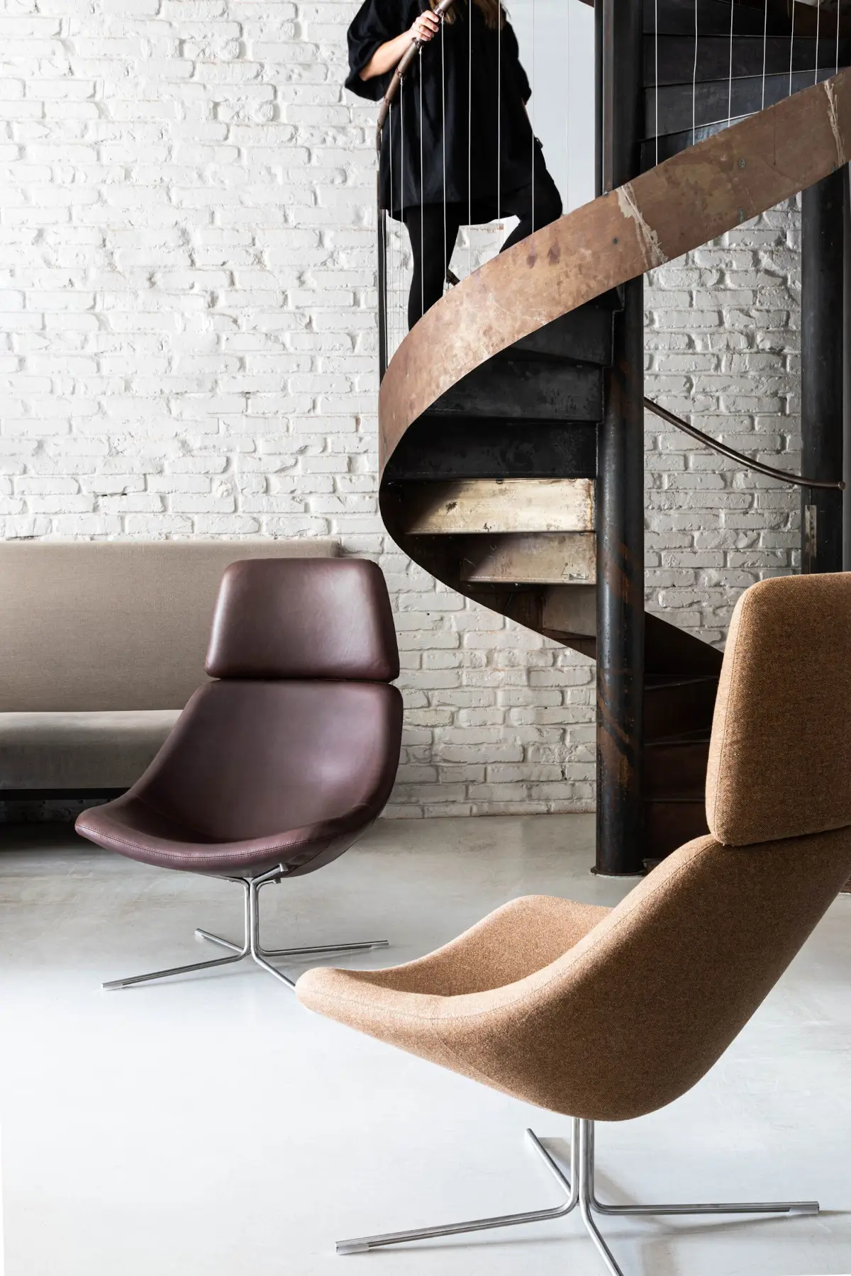 Noti Mishell XL Sessel mit Kreuzgestell als Design-Sessel in moderner Lounge