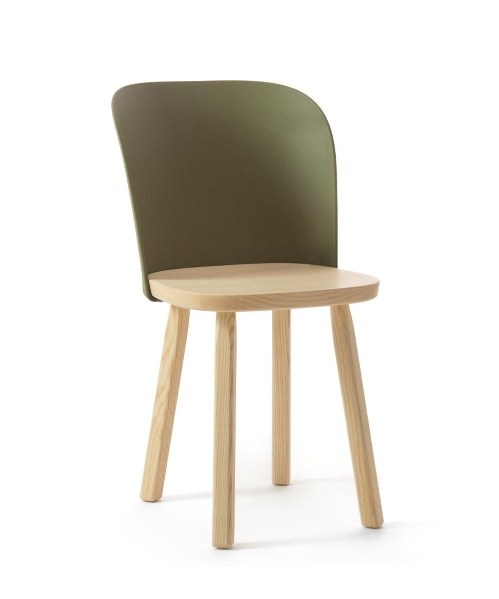 Magis Alpina Stuhl, Esche natur/Olive Green, moderner Armlehnstuhl, ergonomisch, langlebig, italienisches Design