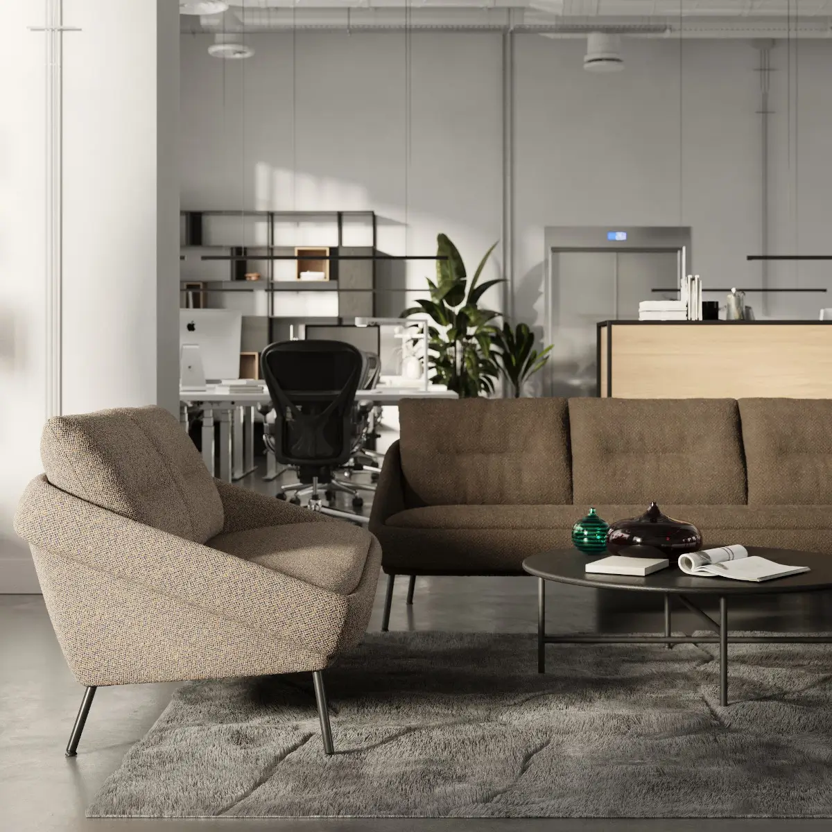 Noti Nome Sofa 3-Sitzer mit Metallbeinen in Braun – Büro-Loungebereich