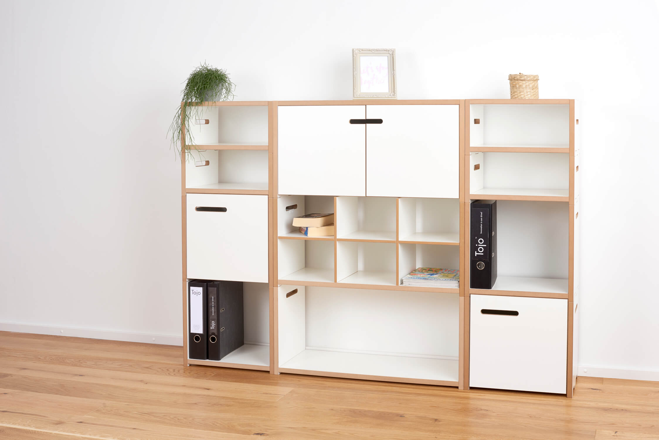 Tojo Halbstark Regal Ambiente