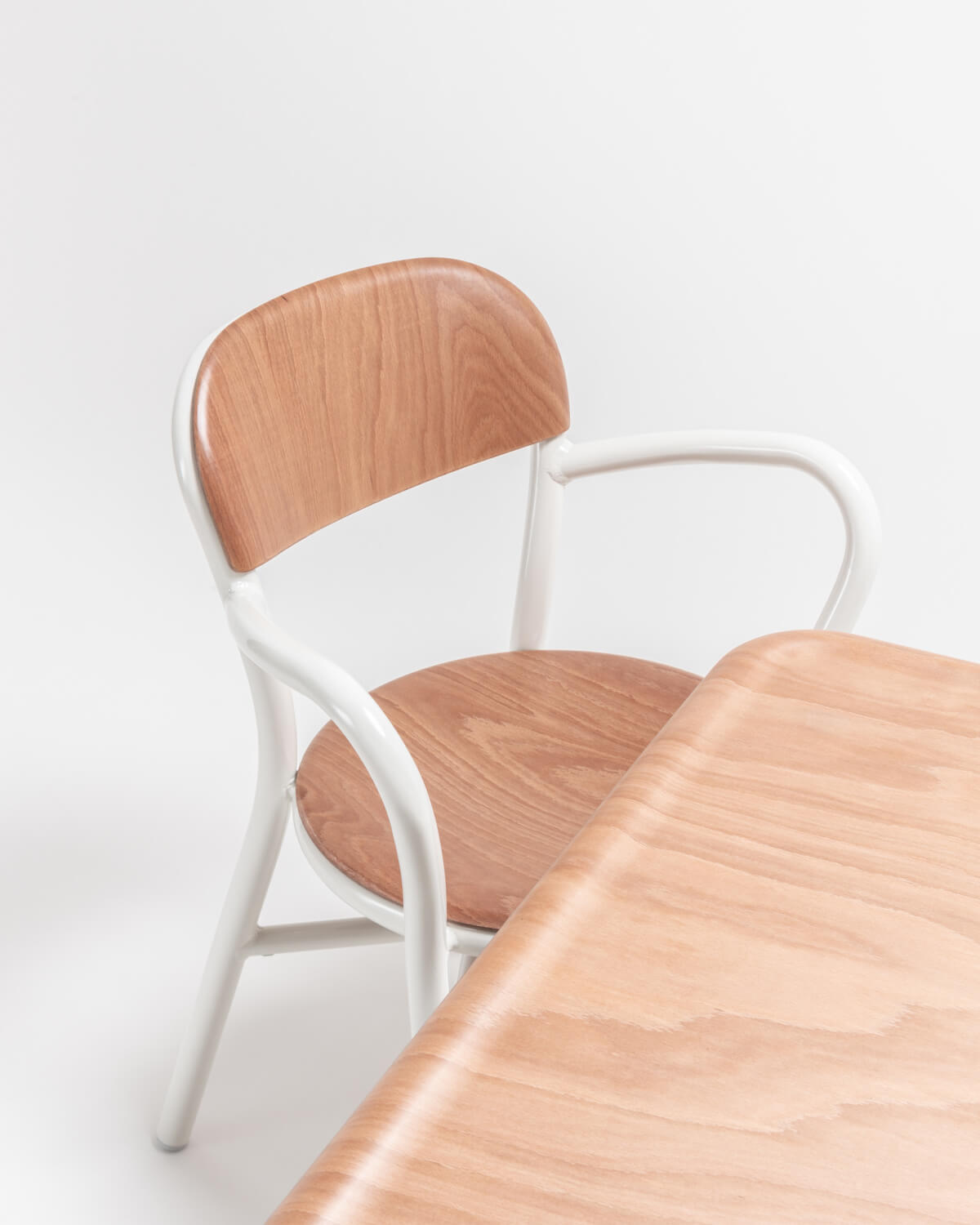 Moderner Magis Pipe Stuhl, flexibel einsetzbar, komfortabel und stilvoll – Designerqualität aus Italien