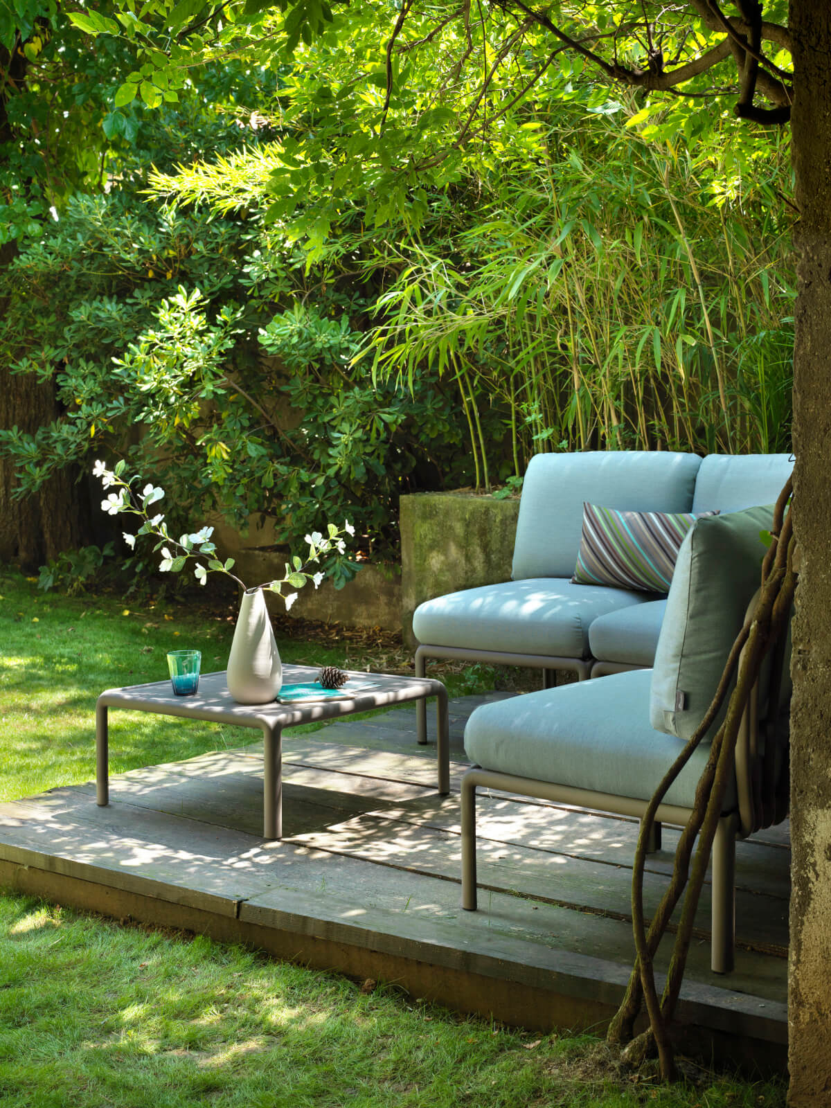 Komodo Outdoor-Sofa, ergonomisch, robust und pflegeleicht – stilvolles Design von Nardi