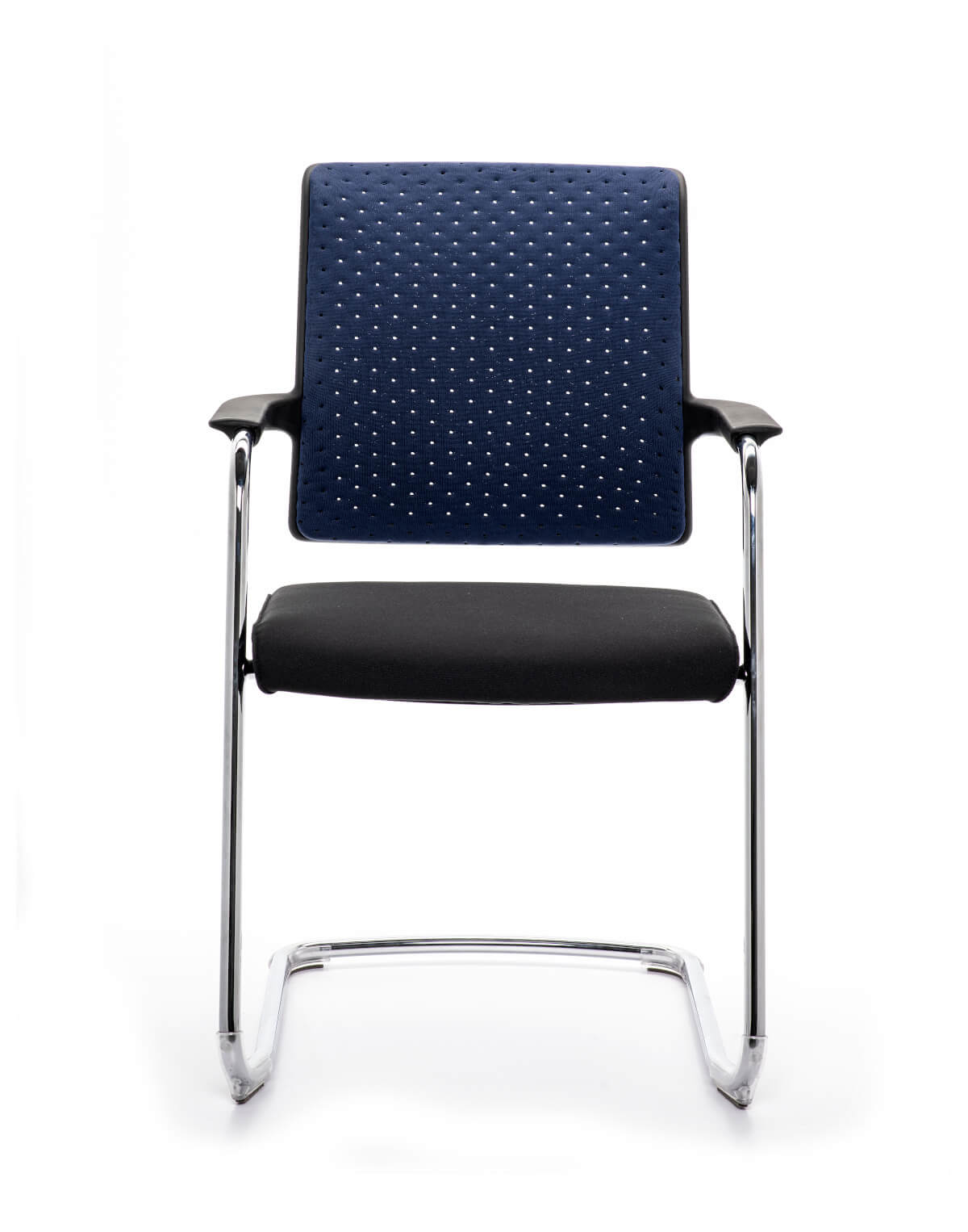 Konferenzstuhl Interstuhl JOYCEis3 JC503, stapelbar, mit Netzrücken und Armlehnen, ideal für Wartebereiche und Büros