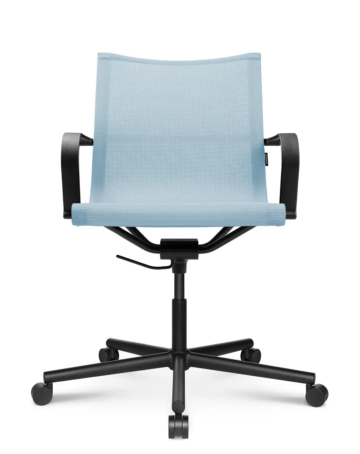 Wagner d1 Office Pro Bürostuhl mit hellblauer Netzbespannung, schwarzen Armlehnen und schwarzem 5-Stern-Fußkreuz in der Frontansicht.