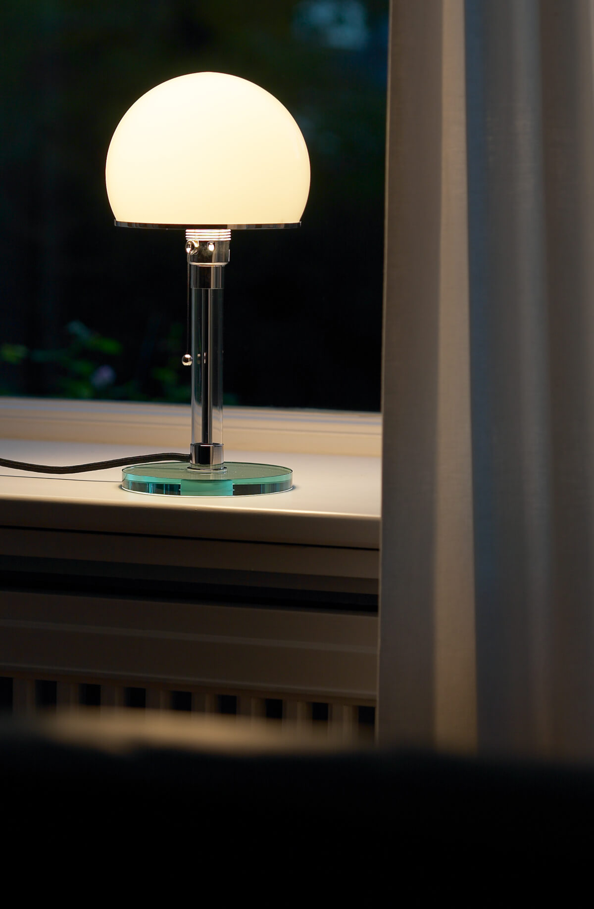 Tecnolumen Wagenfeld WG 24 Tischleuchte – klassische Bauhaus-Designleuchte aus hochwertigem Material für stilvolle Innenräume