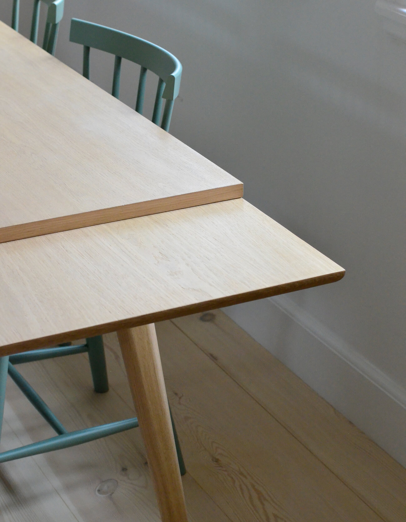 Skandinavischer C65 Astrup Ausziehtisch von FDB Møbler, funktional, langlebig und elegant im modernen Wohnbereich