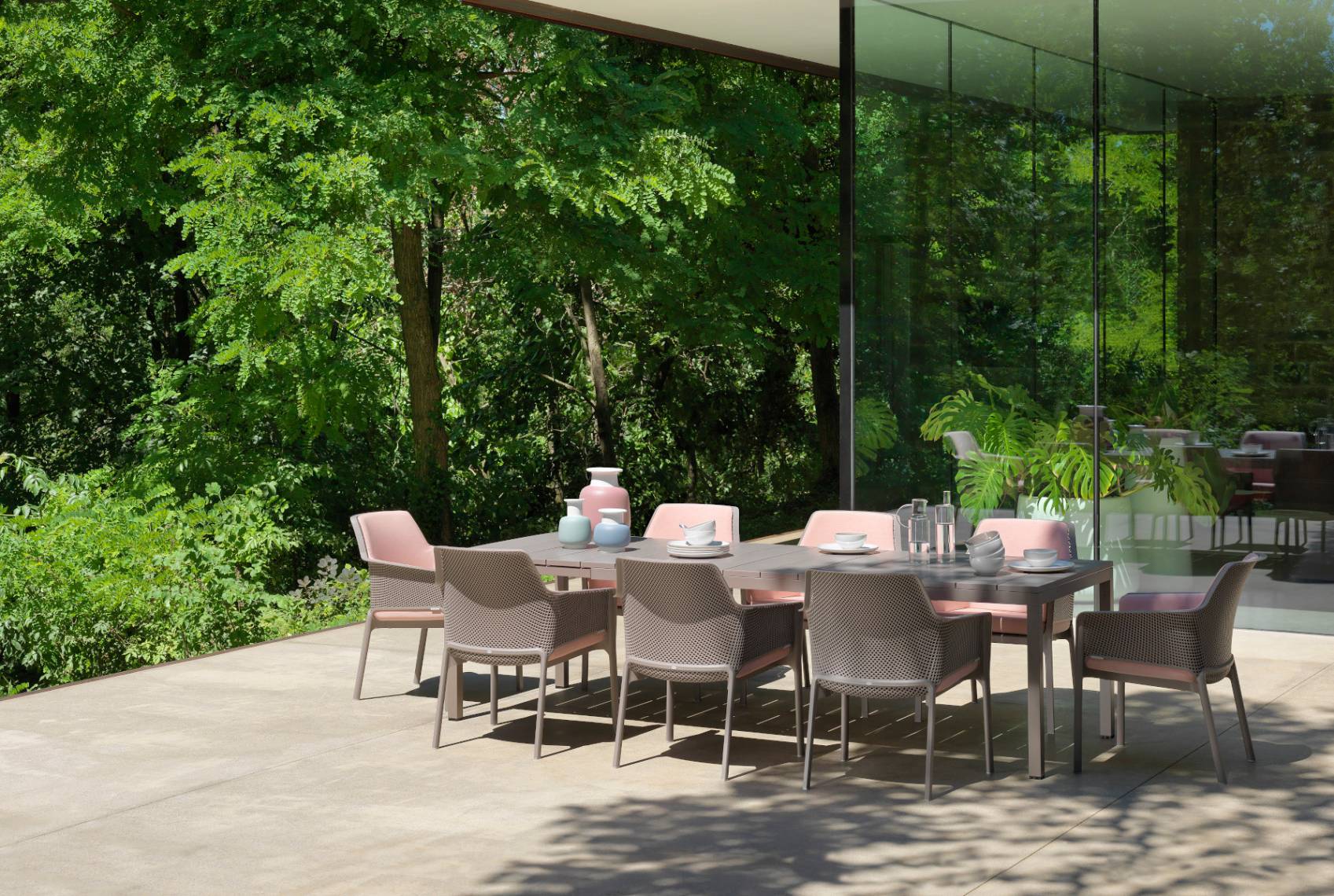 Nardi Net Armlehnstuhl – Farbenfrohes Italienisches Design Nardi Net Armlehnstuhl für Outdoor-Bereich, leicht, komfortabel und langlebig – hochwertiges italienisches Design