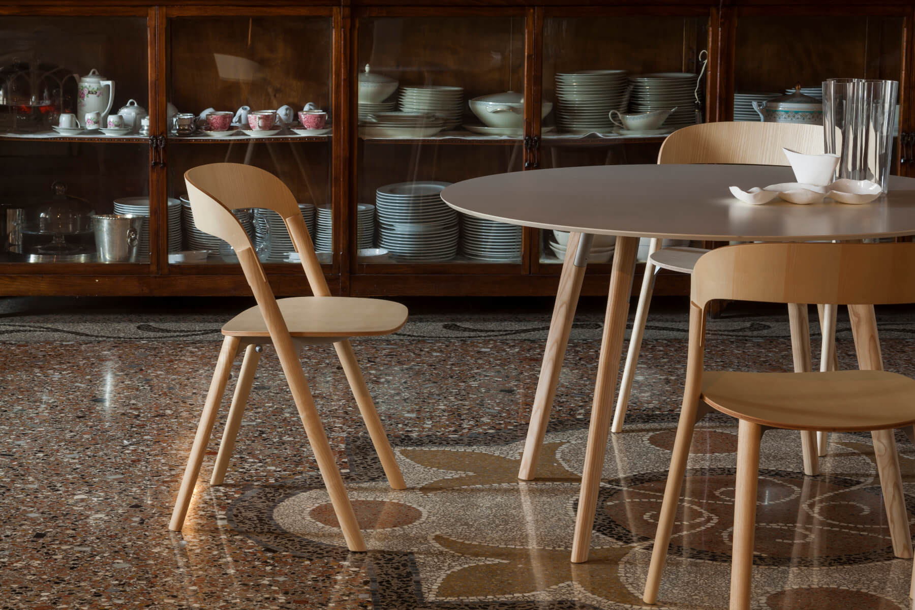 Hochwertiger Magis Pila Stuhl, komfortabel, leicht und elegant – modernes Interieur mit Made-in-Italy-Qualität