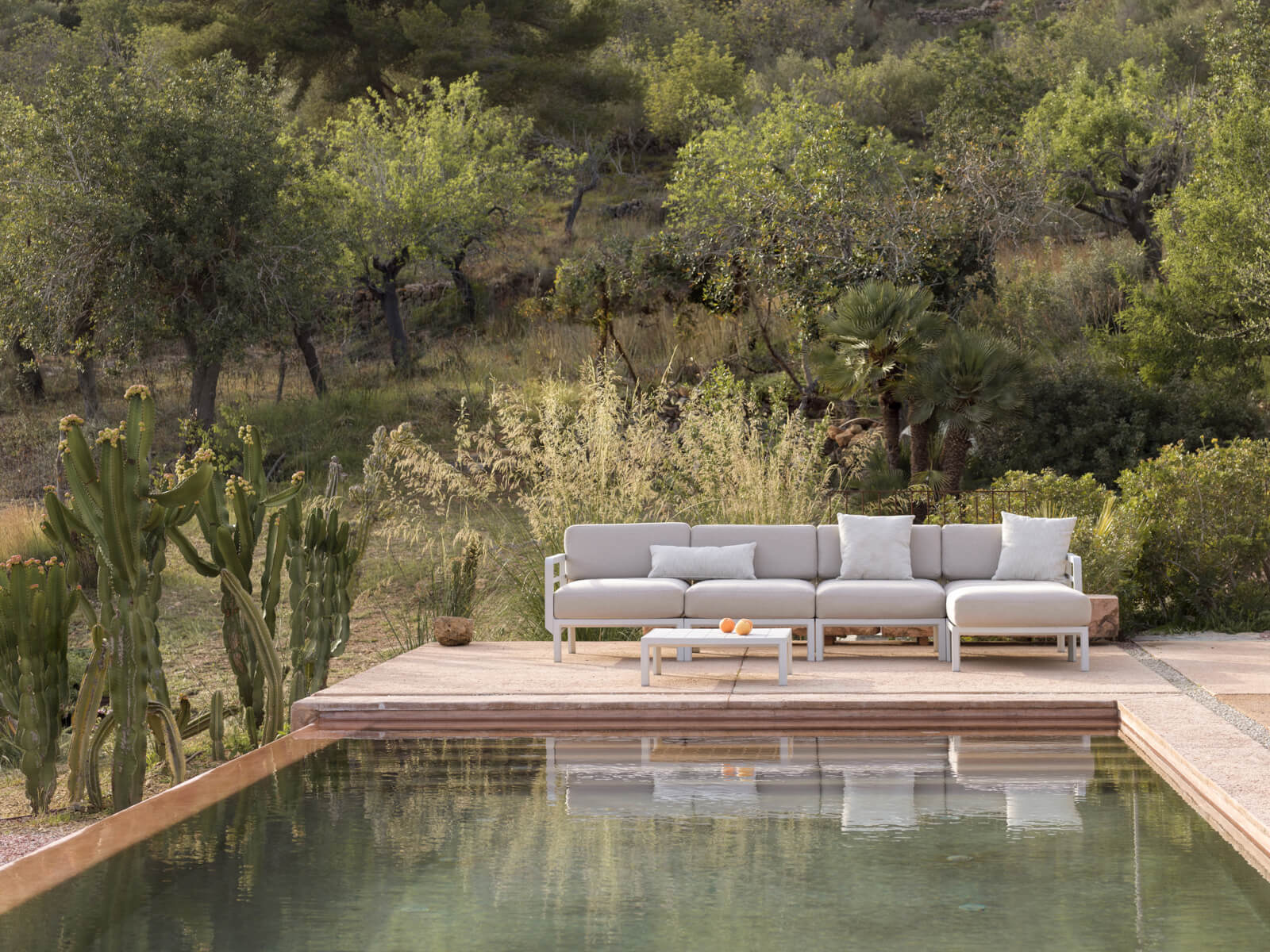 Nardi Maximo 5 Mittelelement – Flexibles Outdoor-Sofa Maximo 5 Modulsofa Mittelelement auf Balkon oder Terrasse, komfortabel, langlebig und farbenfroh – italienisches Design