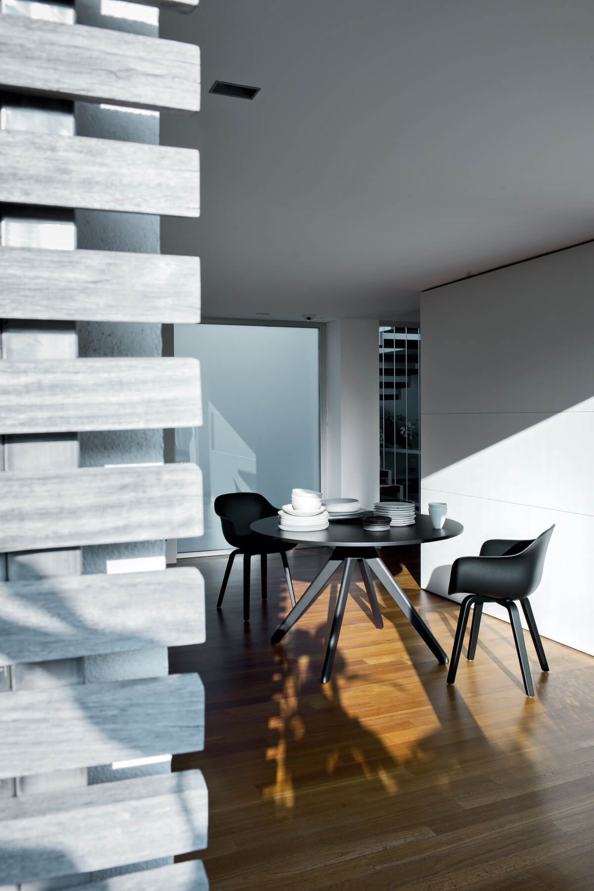 Magis Cuckoo The Wild Bunch Tisch im modernen Esszimmer, hochwertig gefertigt, stilvolles Design für kreative Räume