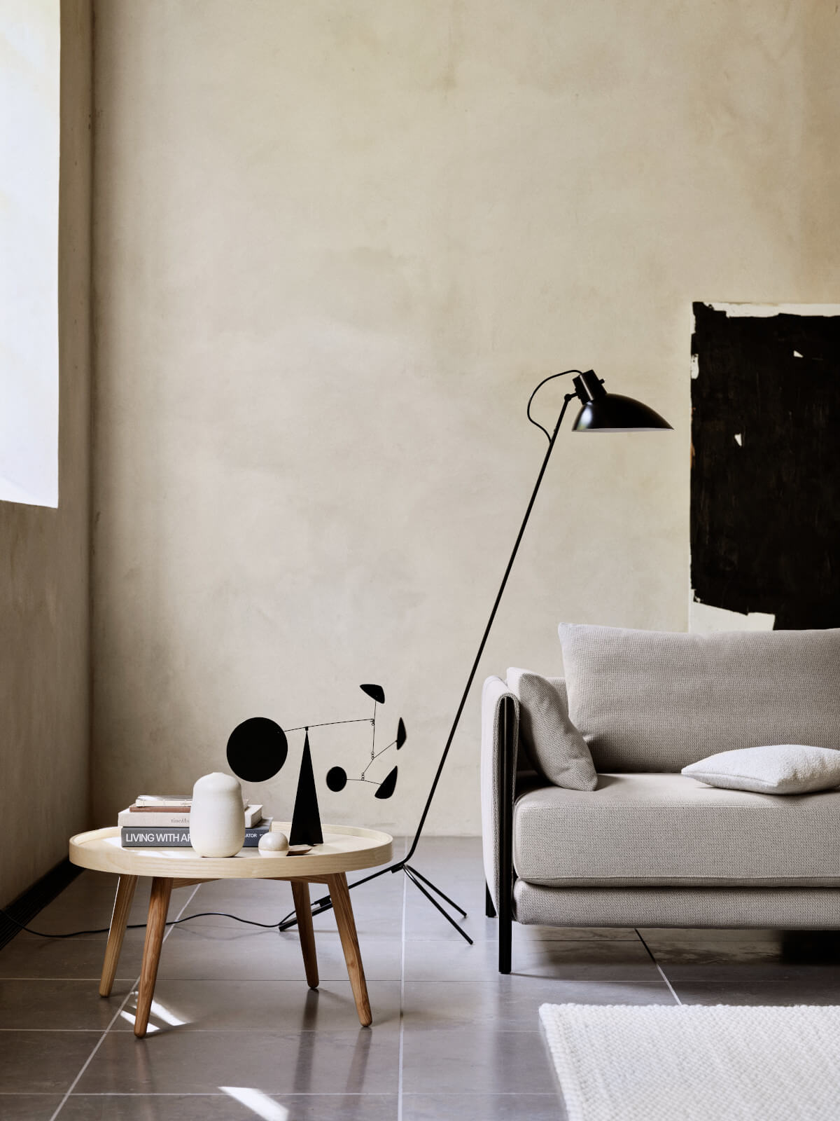 Softline Alma Beistelltisch large mit minimalistischer Form, großer Ablage und stabilem Gestell, ideal für Wohnzimmer und Büro