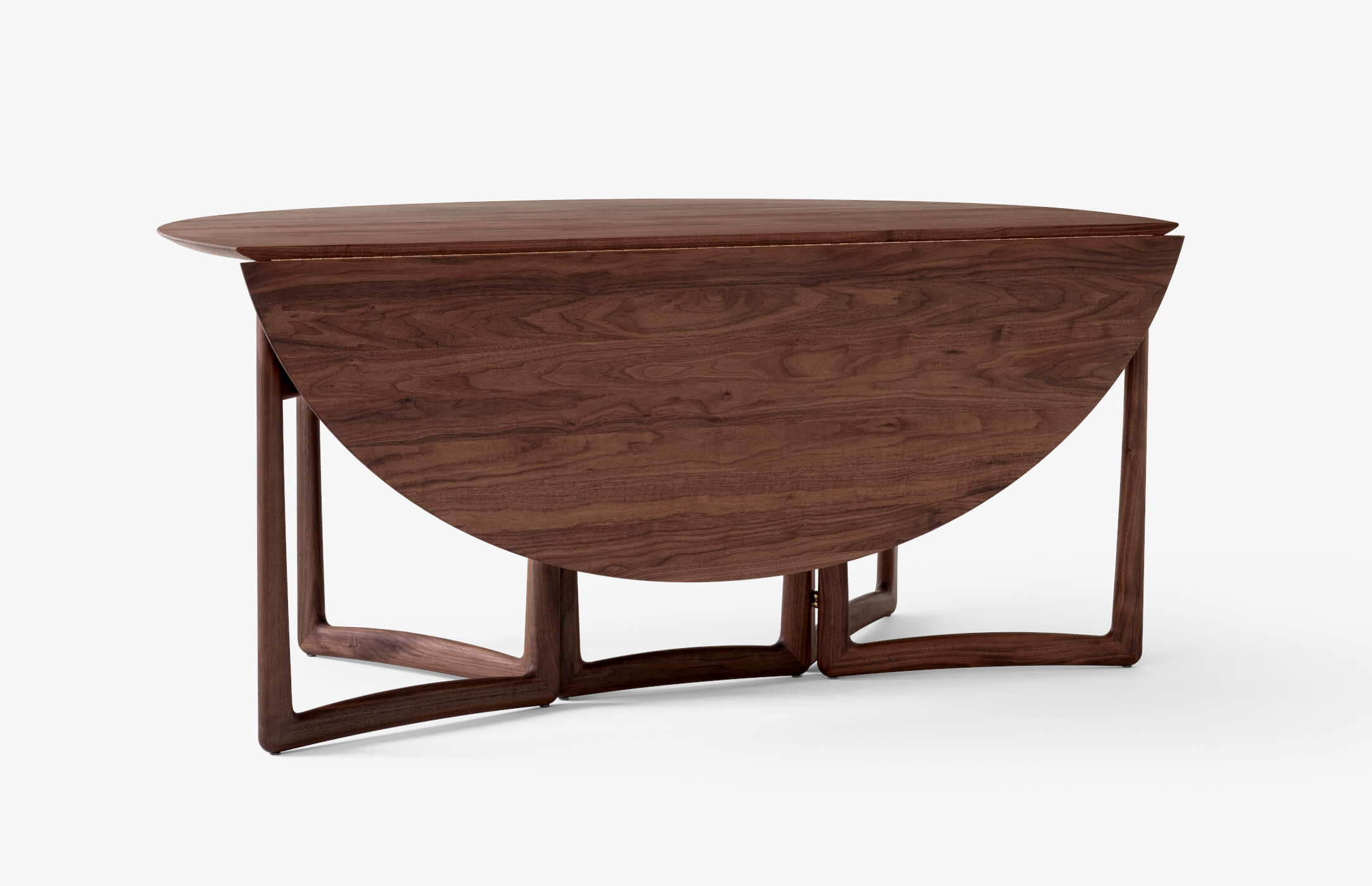 Drop Leaf HM6 Esstisch von &Tradition, Walnuss geölt, elegant und funktional im Essbereich