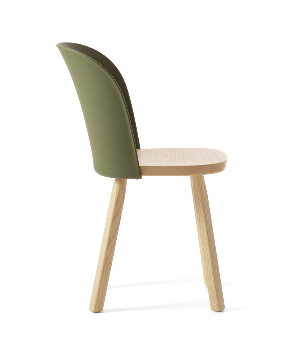 Magis Alpina Stuhl, Esche/Olive Green, moderner Armlehnstuhl, leicht, langlebig, ergonomisch, italienisches Design