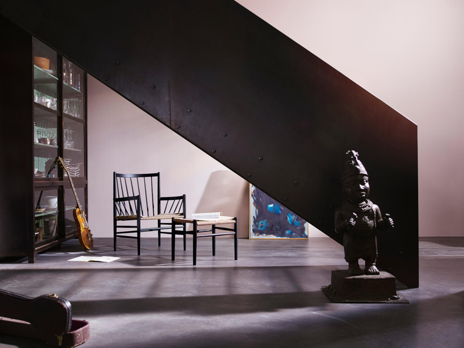 FDB Møbler J82 Loungesessel im Wohnzimmer, komfortabel, elegant und hochwertig – skandinavisches Design für Alltag und Ambiente