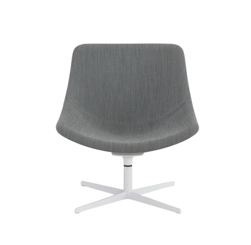 Auki Loungesessel, drehbarem Kreuzfuß