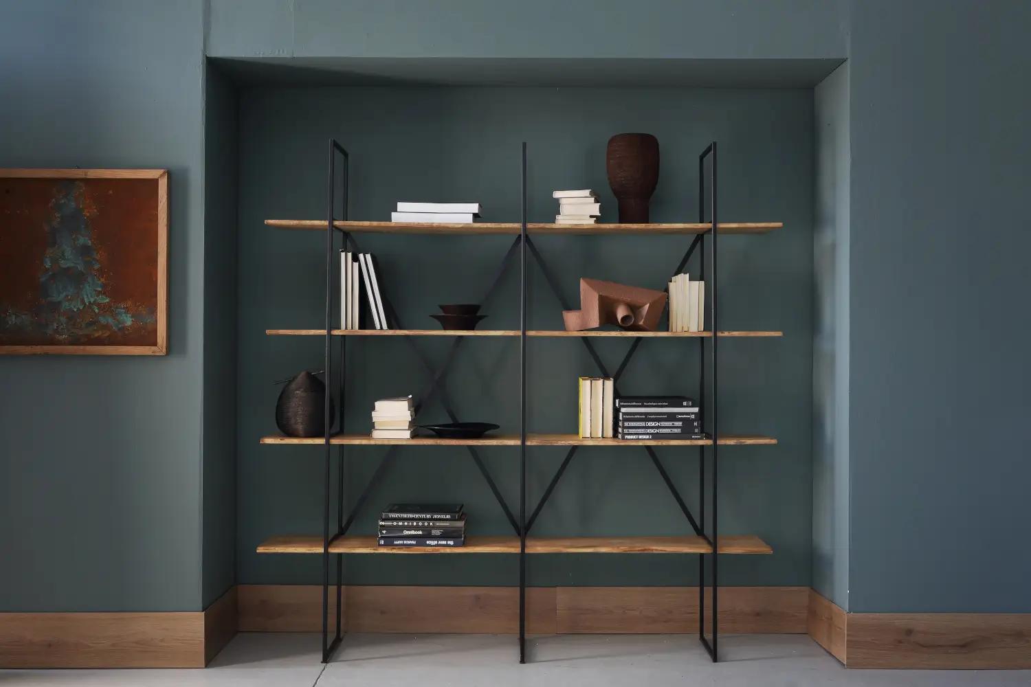 Zeus Slim Irony Bücherregal als modernes Regal für Bücher und Wohnaccessoires.