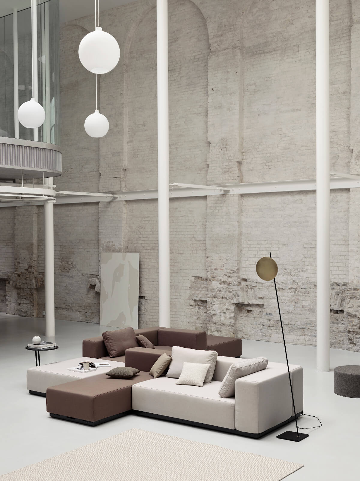 Softline Nevada Sitzhocker, eleganter Designhocker mit Polsterung, flexibel einsetzbar im modernen Interieur