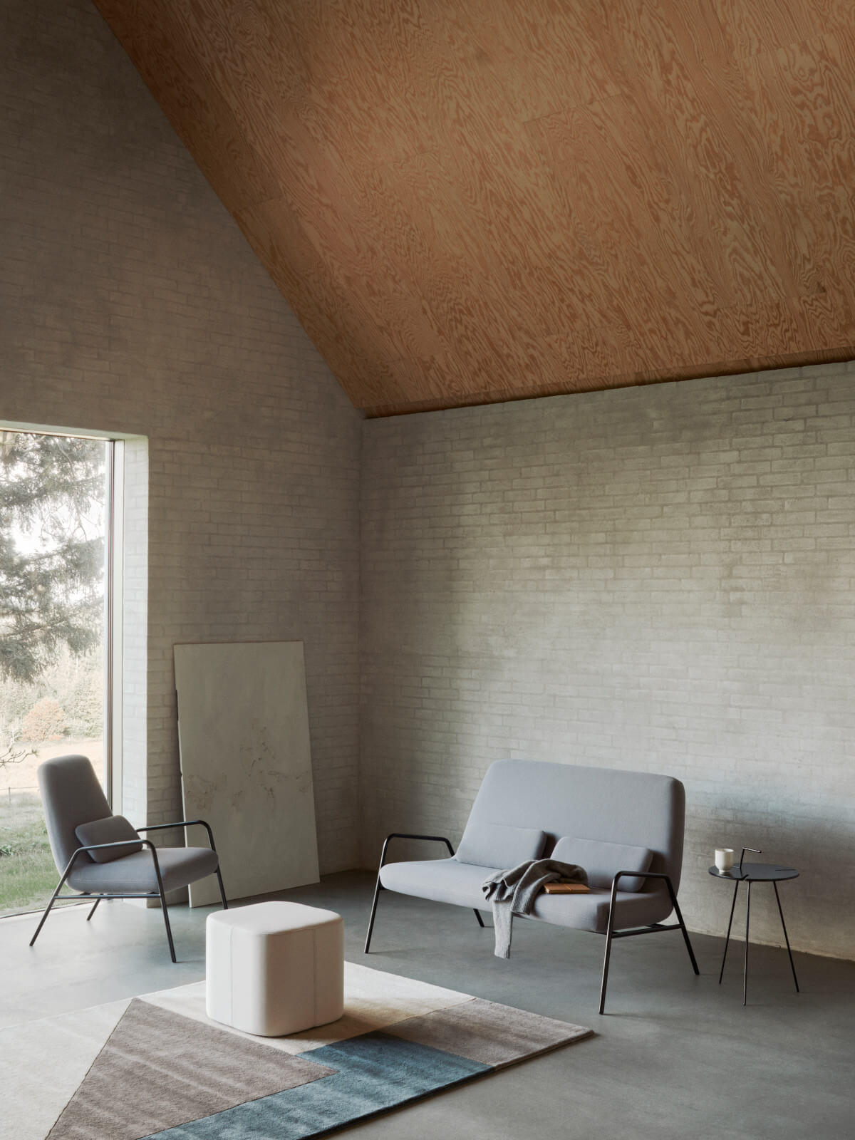 Modernes Softline Nola Sofa mit klaren Linien, hochwertigem Stoffbezug und hohem Sitzkomfort für stilvolle Wohnräume