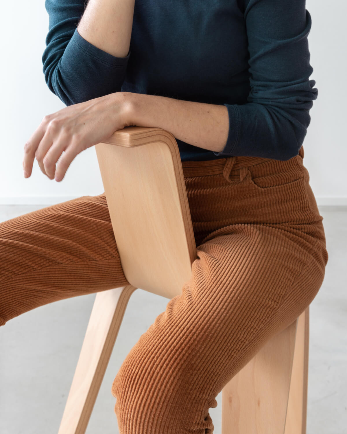 Moderner Magis Aka Hocker, flexibel nutzbar, leicht und stilvoll – ideal für Wohnzimmer, Büro oder Lounge