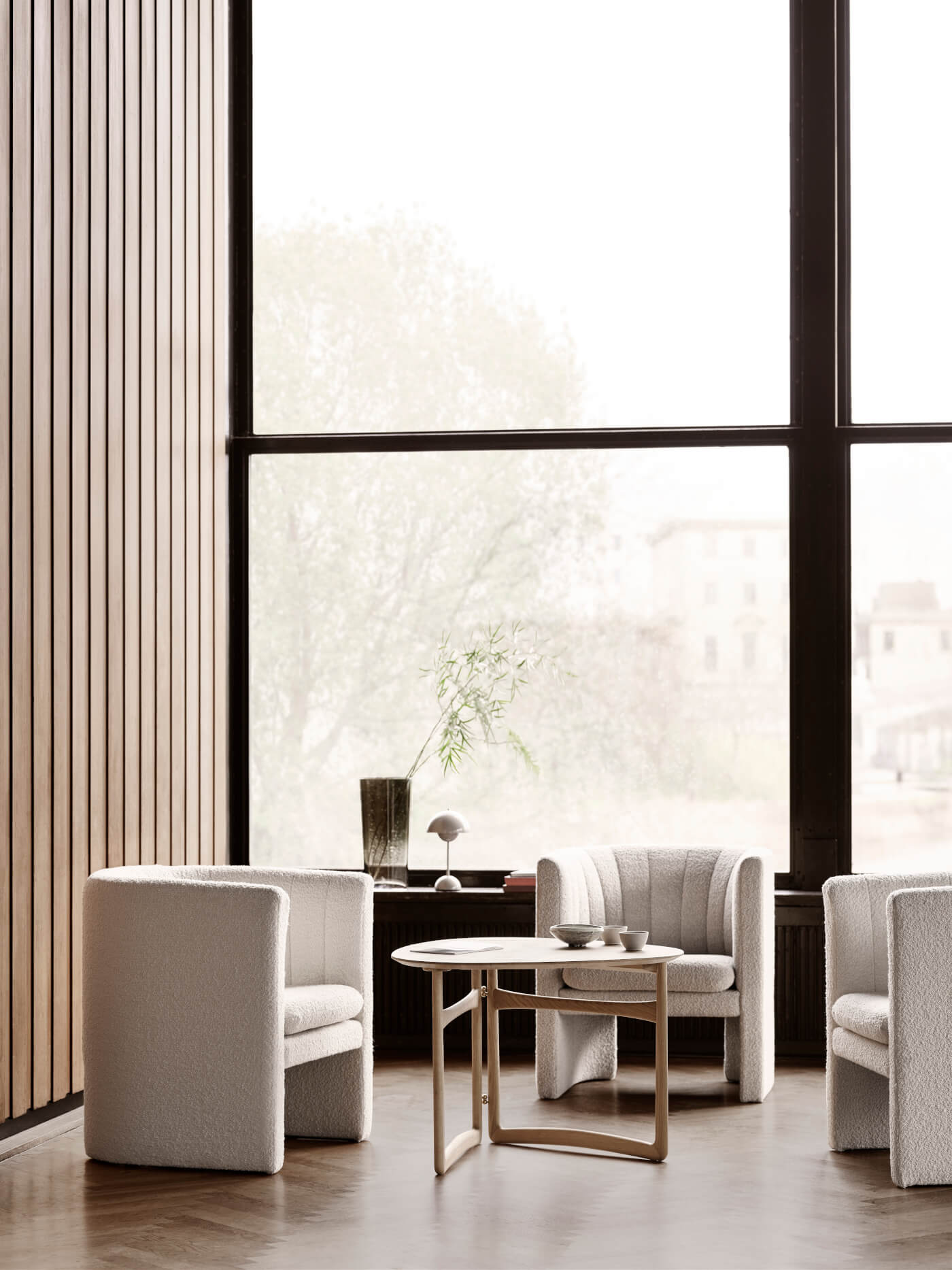 Drop Leaf HM5 Couchtisch von &Tradition im Wohnambiente, klappbar, praktisch und harmonisch ins Raumkonzept integriert