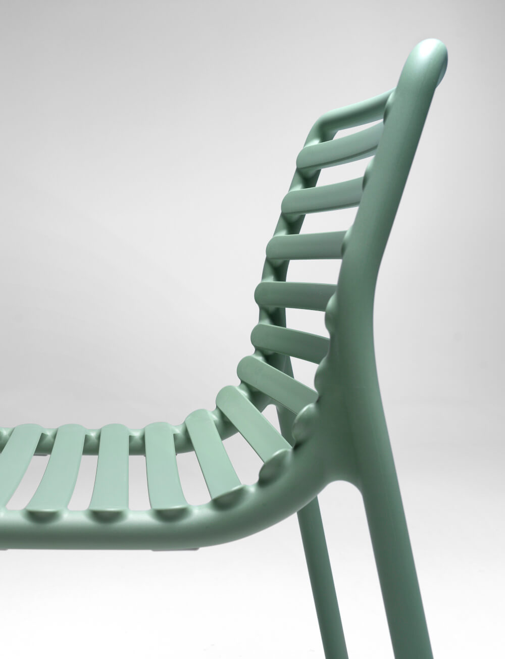 Nardi Doga Gartenstuhl im modernen Outdoor-Bereich, leicht, langlebig und wetterfest – italienisches Design