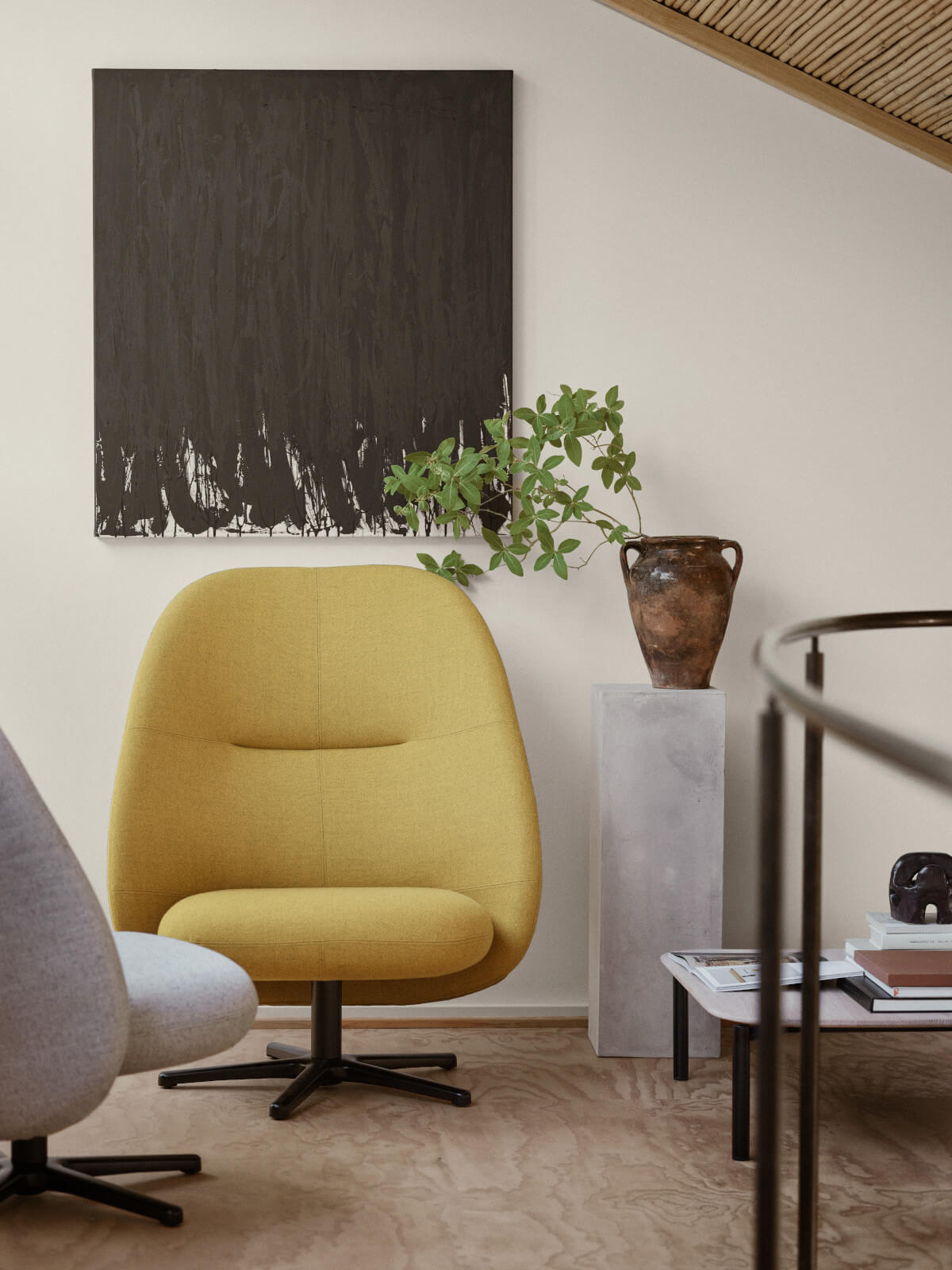 Softline Rufle medium Drehsessel, moderner Sessel mit weicher Polsterung, ideal als Lounge- oder Wohnzimmersessel