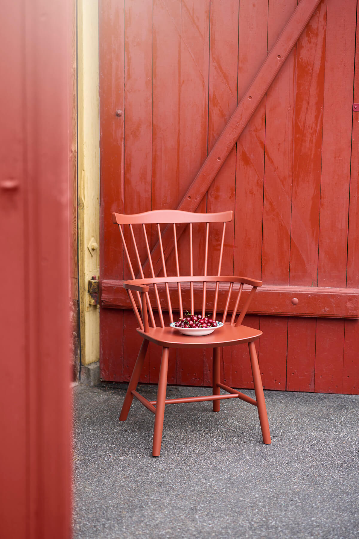 Moderner J52B Armlehnstuhl von FDB Møbler, komfortabel, langlebig und stilvoll im Wohn- oder Essbereich